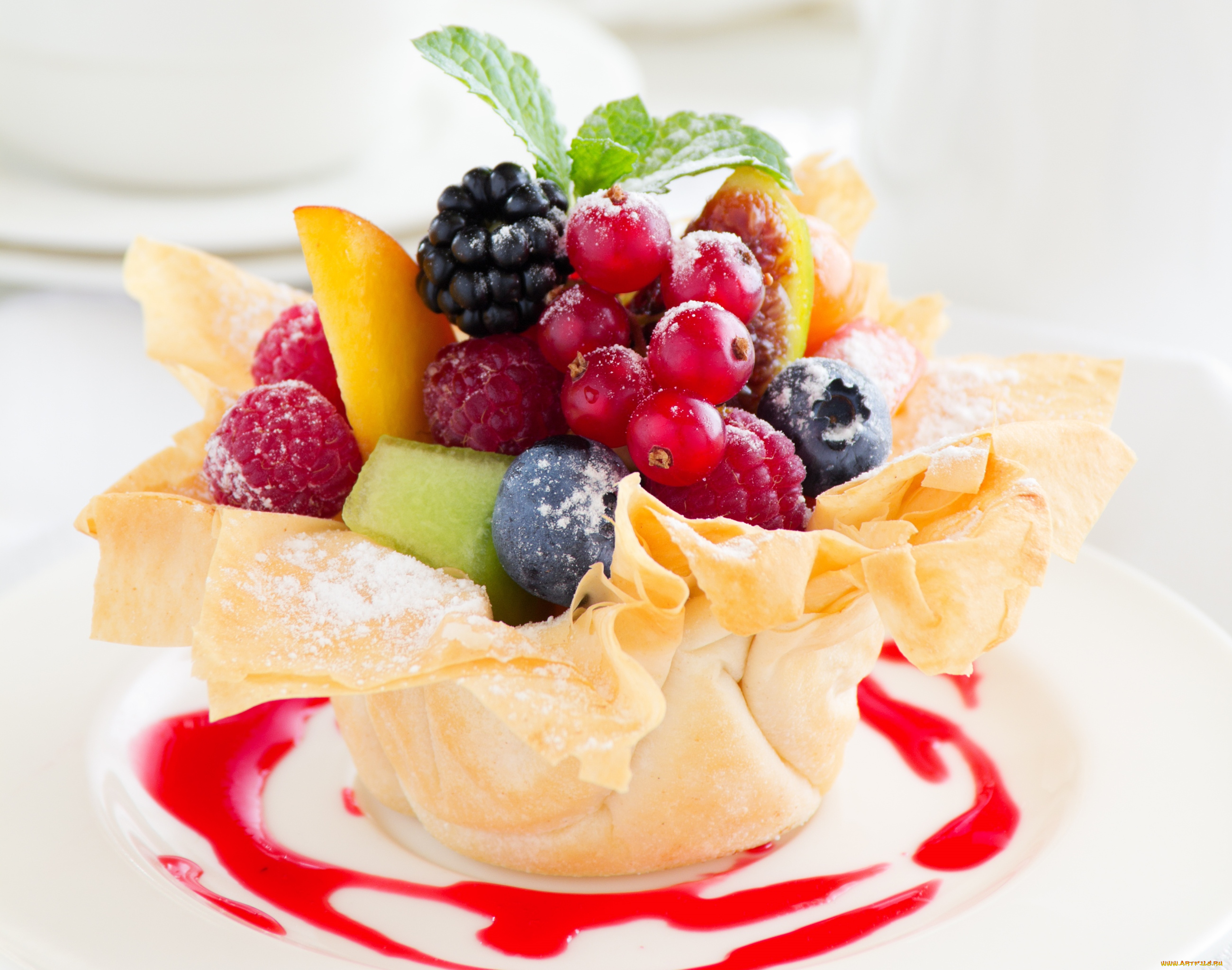 еда, мороженое, , десерты, корзинка, ягоды, сироп