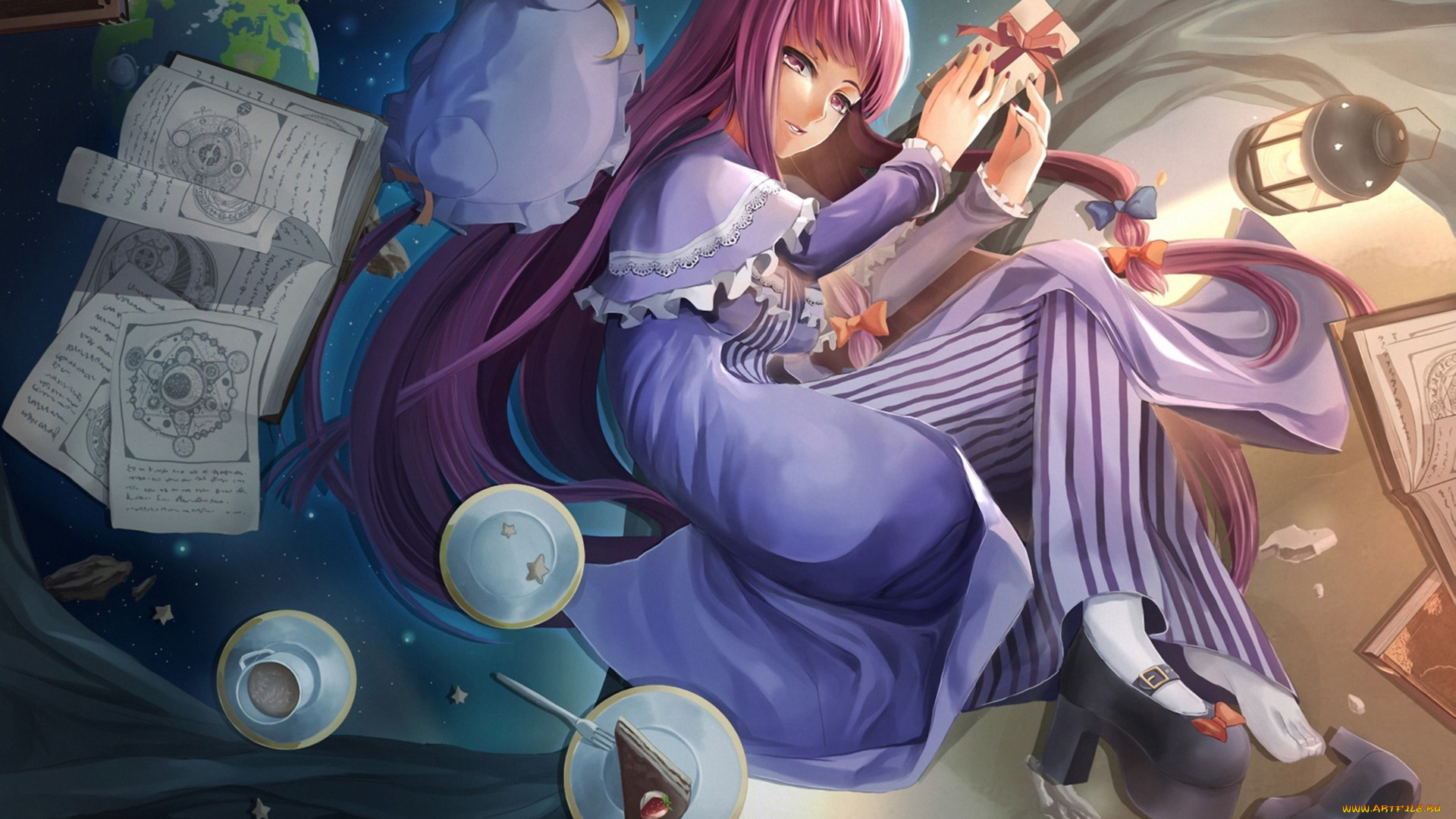 аниме, touhou, подарок, rayxray, арт, patchouli, knowledge, коробка, планета, тортик, кружка, фонарь, книги, лежа, девушка