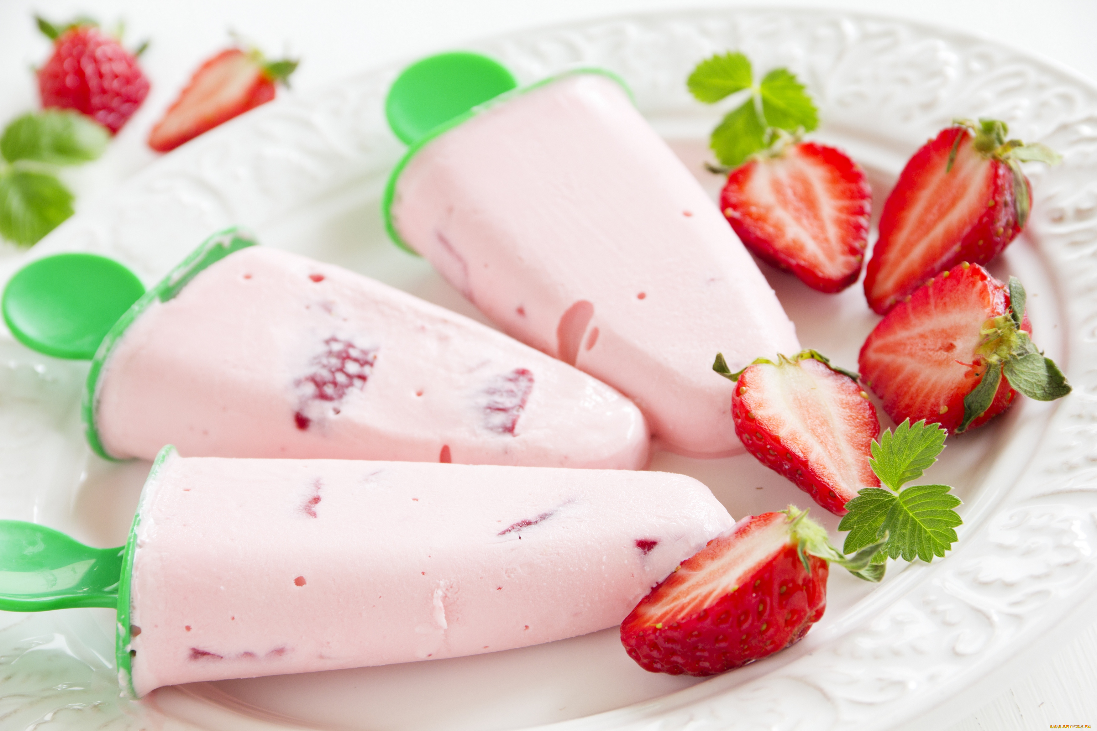 еда, мороженое, , десерты, мята, клубничное, сладость, десерт, тарелка, клубника