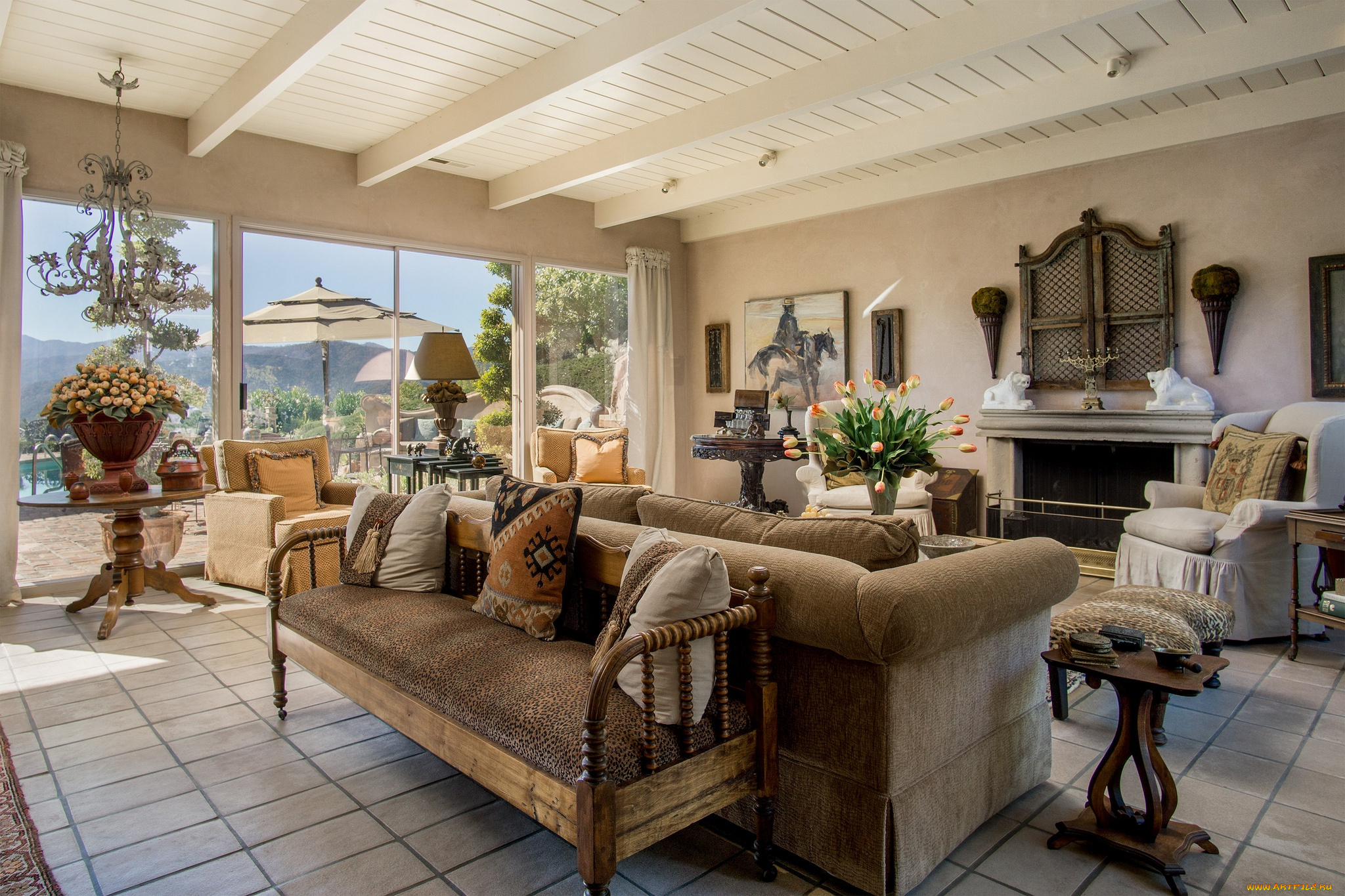 интерьер, гостиная, подушки, диваны, кресла, цветы, камин