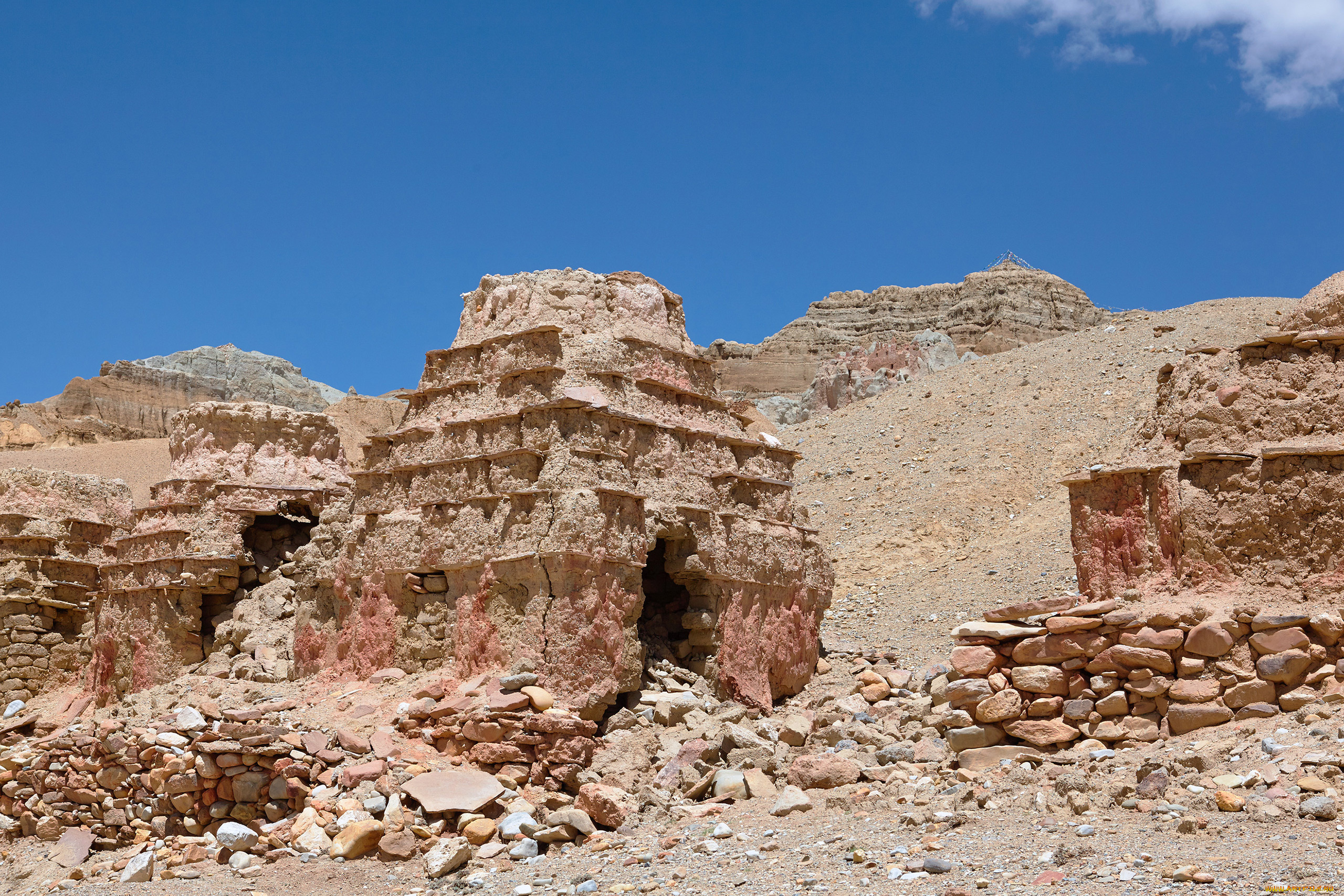 тибет, , старые, чортены, в, долине, гаруды, кьюнг, лунг, разное, религия, ламаизм, буддизм, ступы, долина