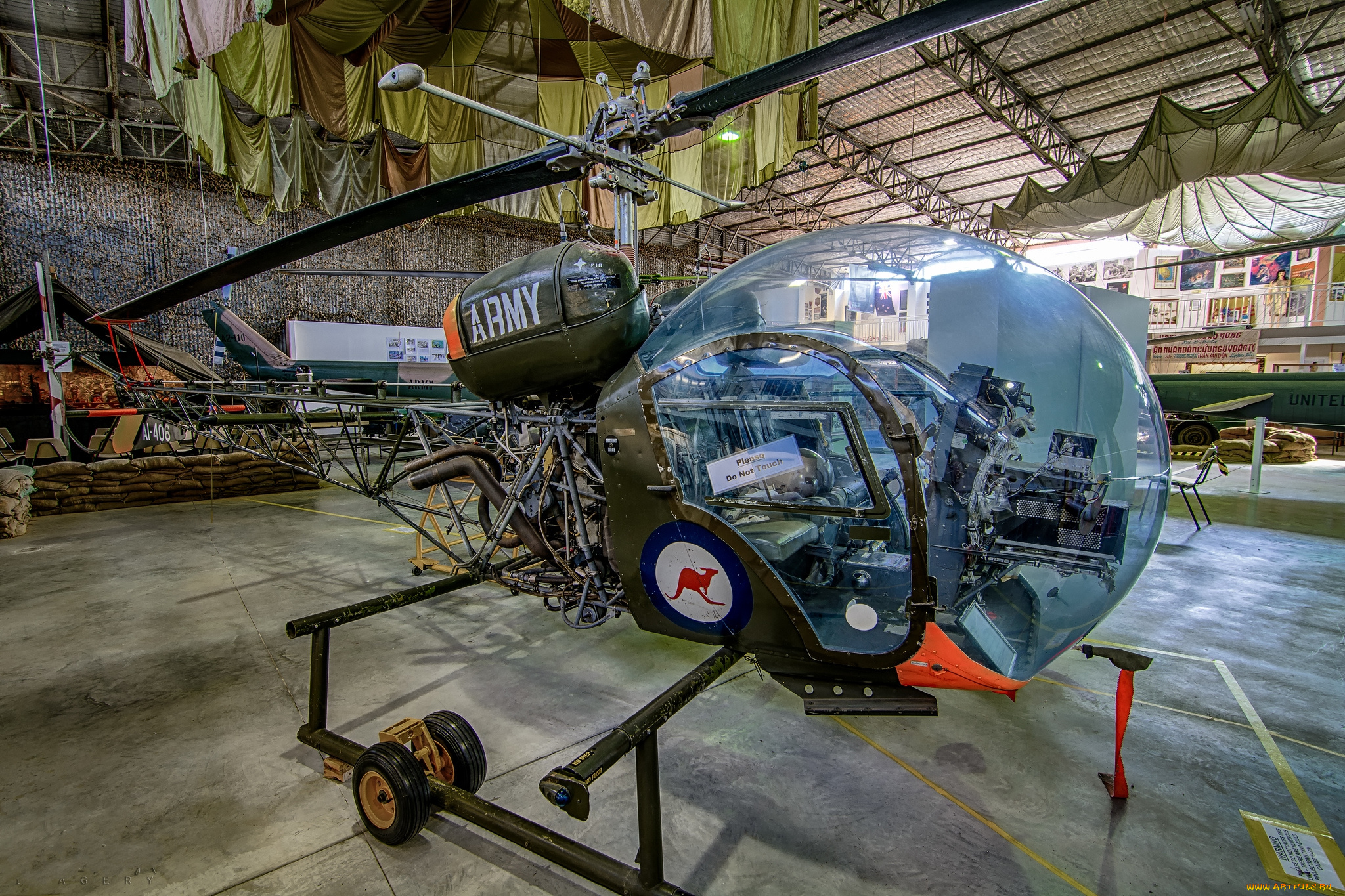 bell, 47g-3b1, helicopter, авиация, вертолёты, ангар, вертолёт