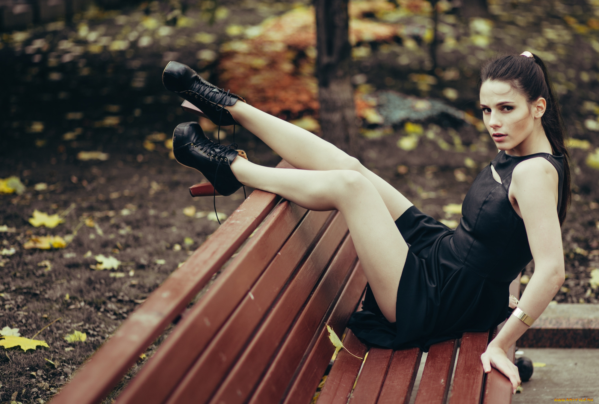 девушки, -unsort, , брюнетки, , шатенки, скамейка, ноги