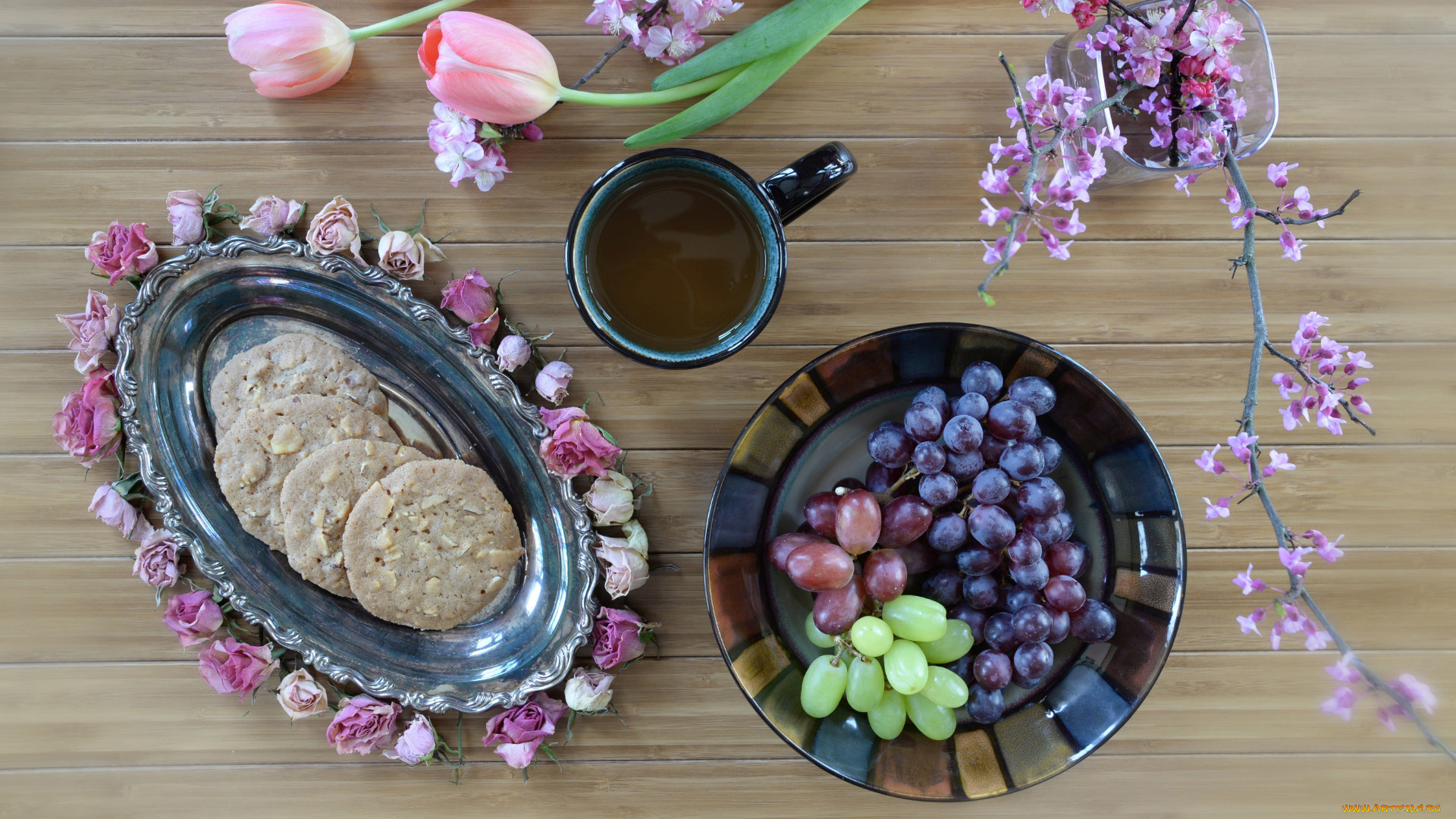 еда, разное, тюльпаны, чай, виноград, печенье