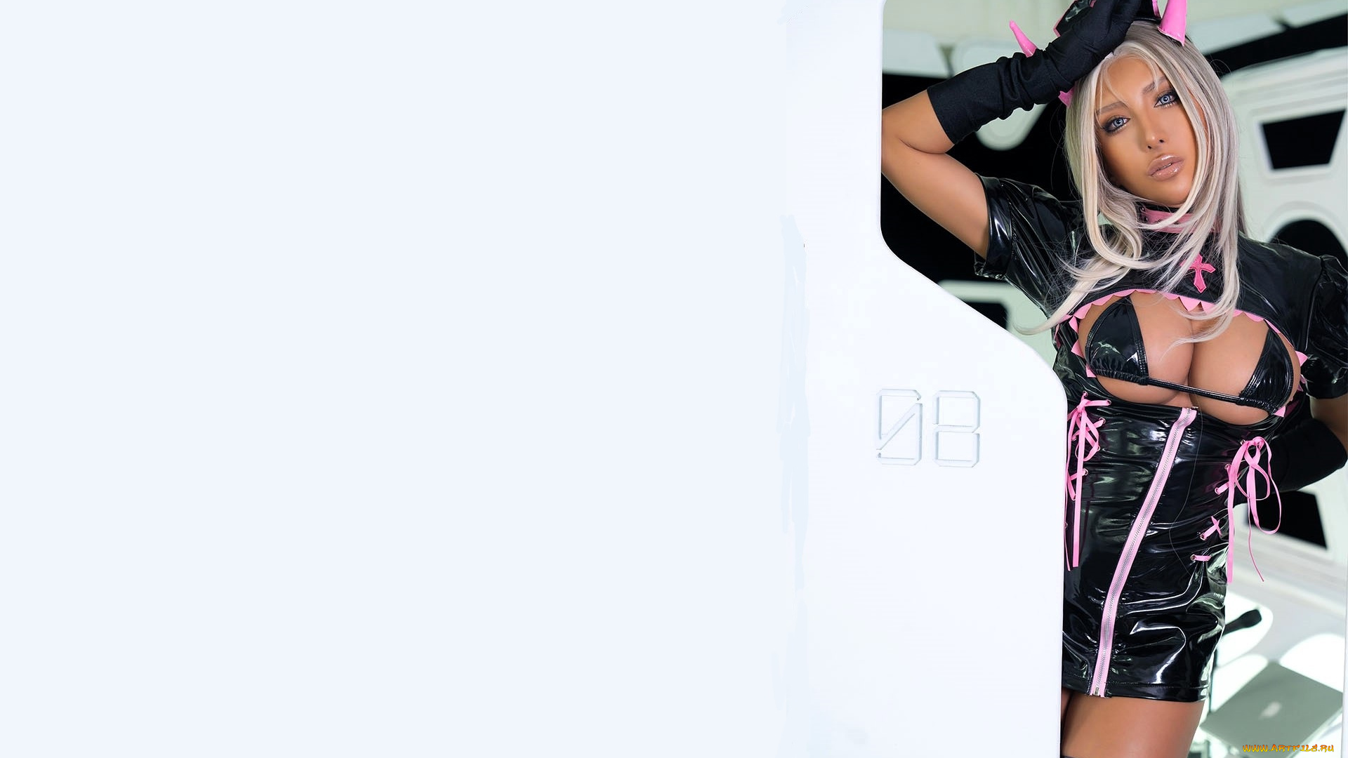 девушки, nonsummerjack, образ, косплей, костюм, наряд, латекс, перчатки, чулки, рожки, крылья, лаборатория