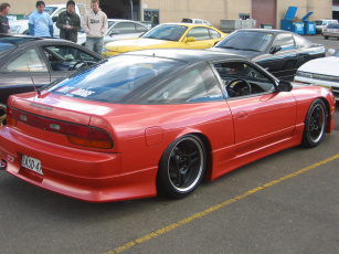 Картинка автомобили nissan datsun