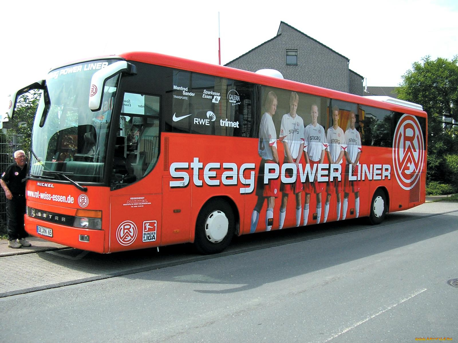 автомобили, автобусы