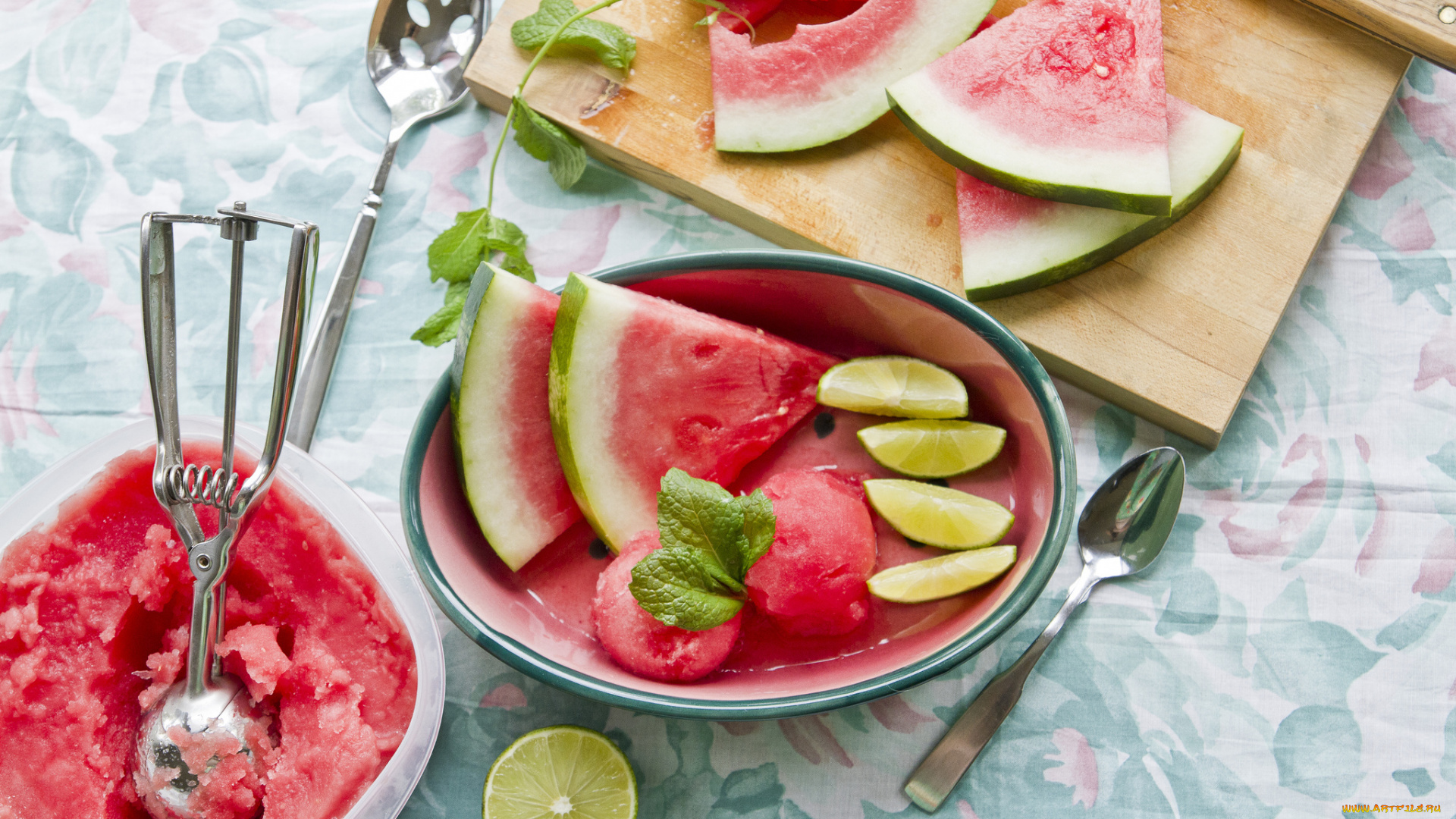 еда, мороженое, десерты, доска, ложки, сладкое, лето, фрукты, лайм, арбуз