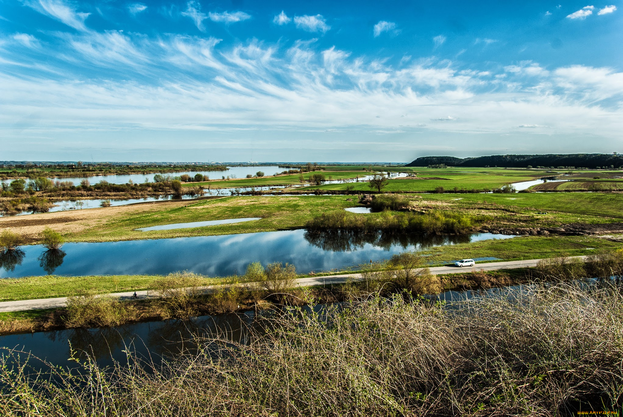 природа, реки, озера, равнина, река, излучины, деревья, трава, дорога, панорама