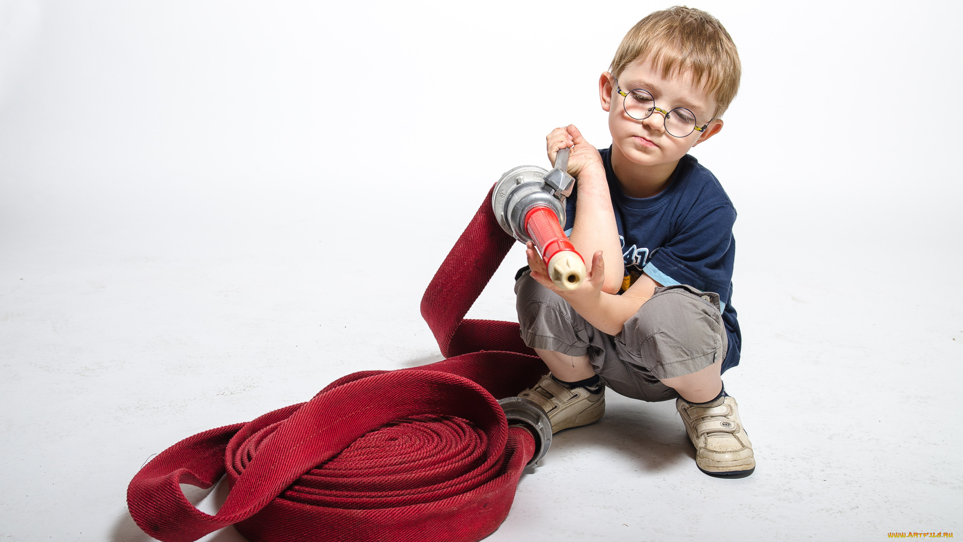разное, дети, мальчик, очки, шланг, брандспойт