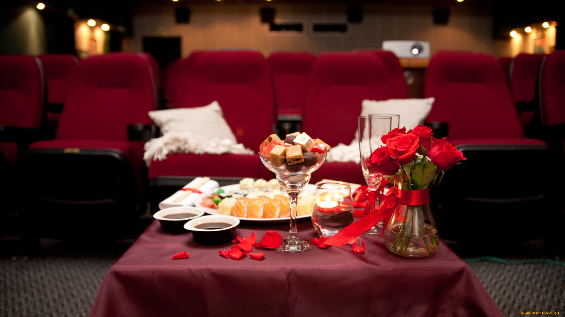 еда, сервировка, розы, лепестки, лента, суши, бокалы