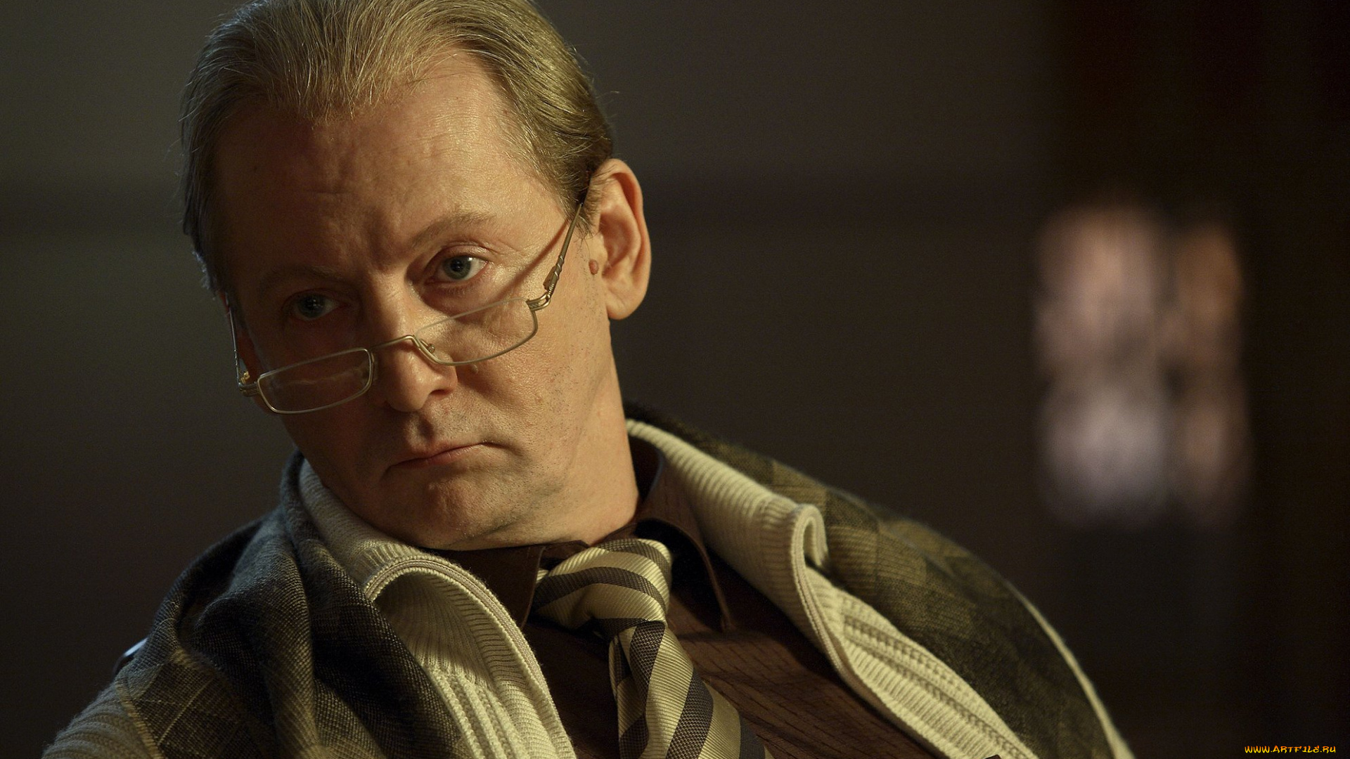 кино, фильмы, двенадцать, мужчина, очки, галстук, мини, сериал, драма, виктор, вержбицкий, одинадцатый, присяжный