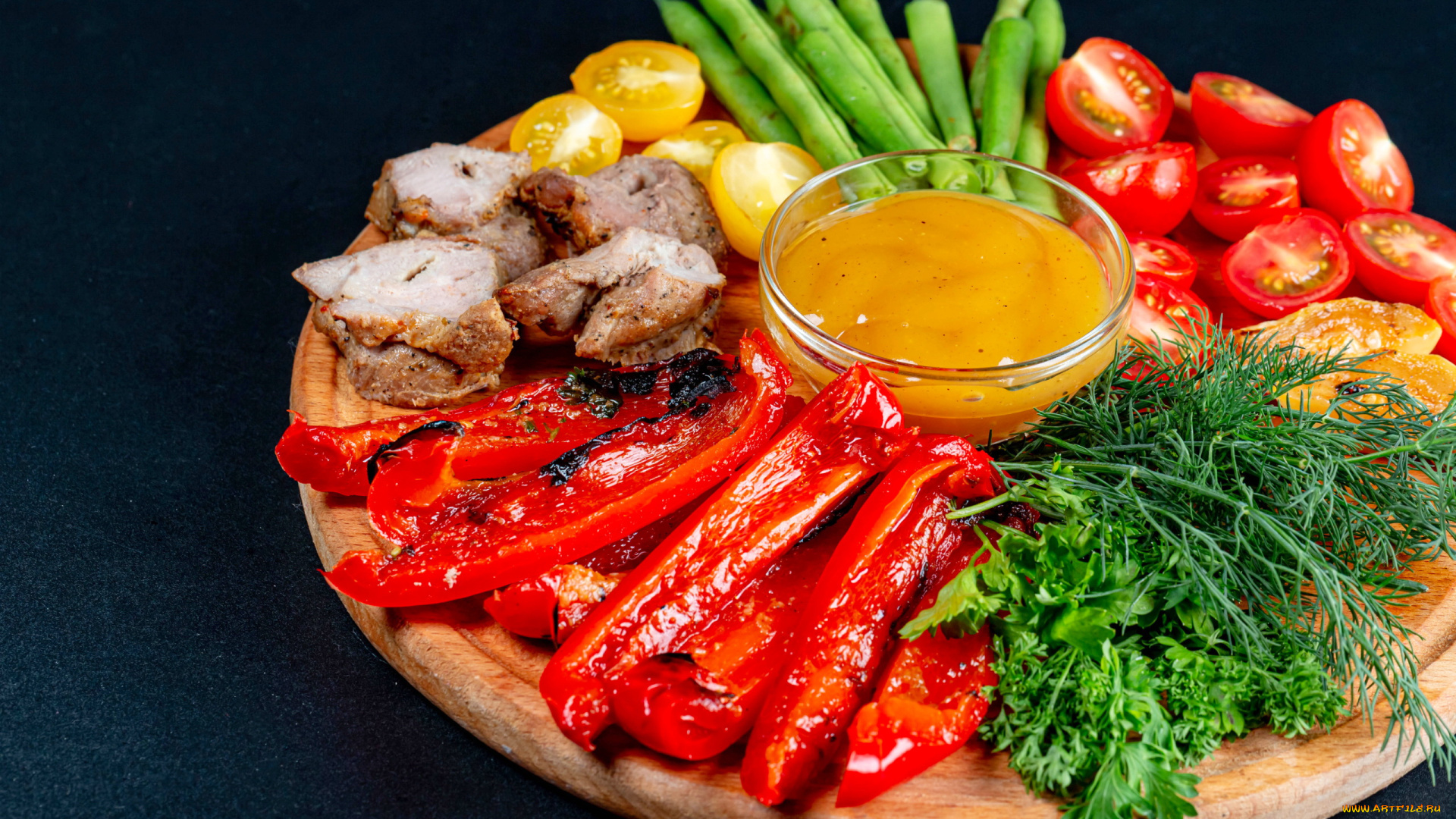 еда, разное, соус, помидоры, бобы, мясо, перец, укроп, зелень