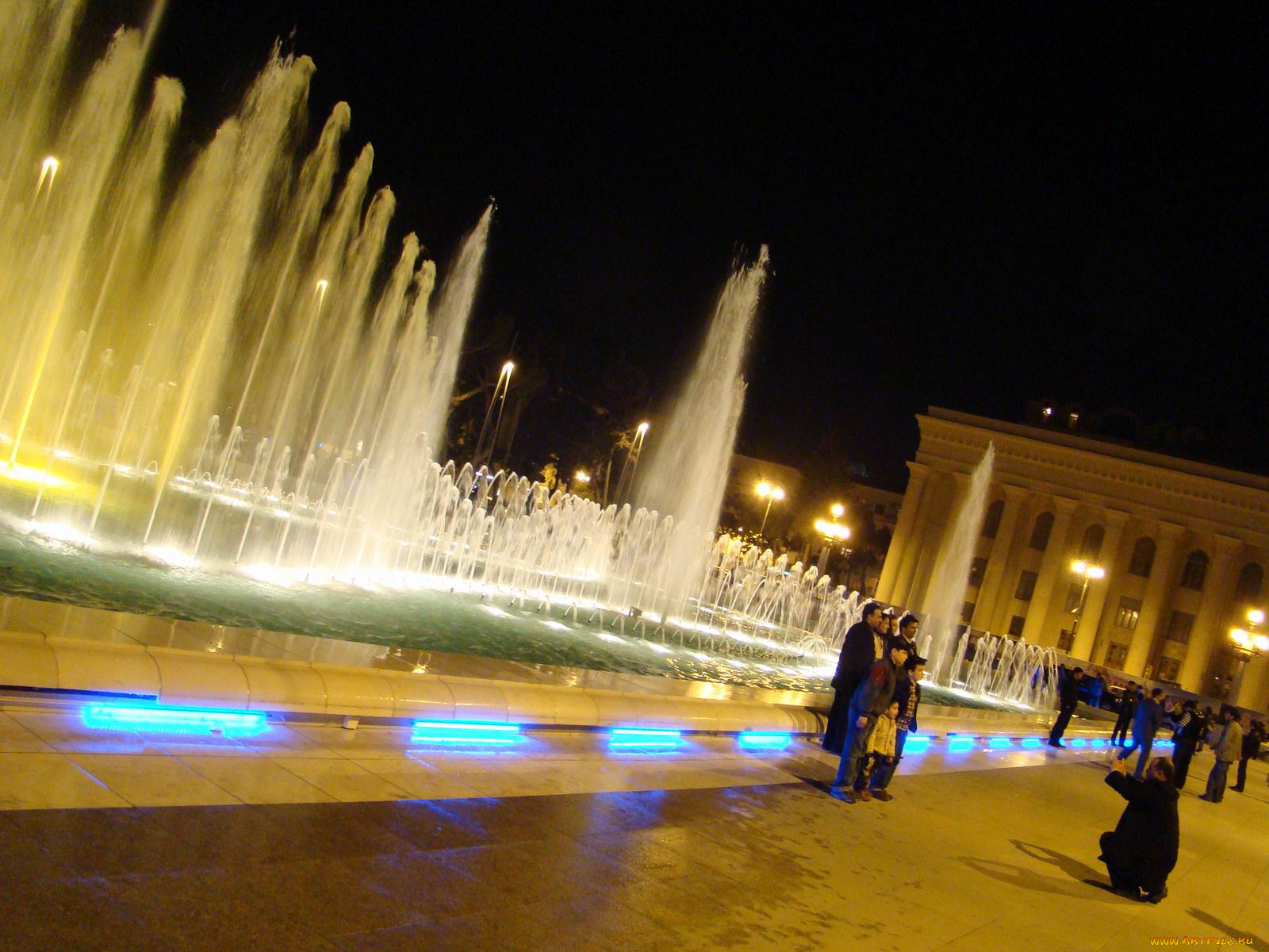 города, фонтаны