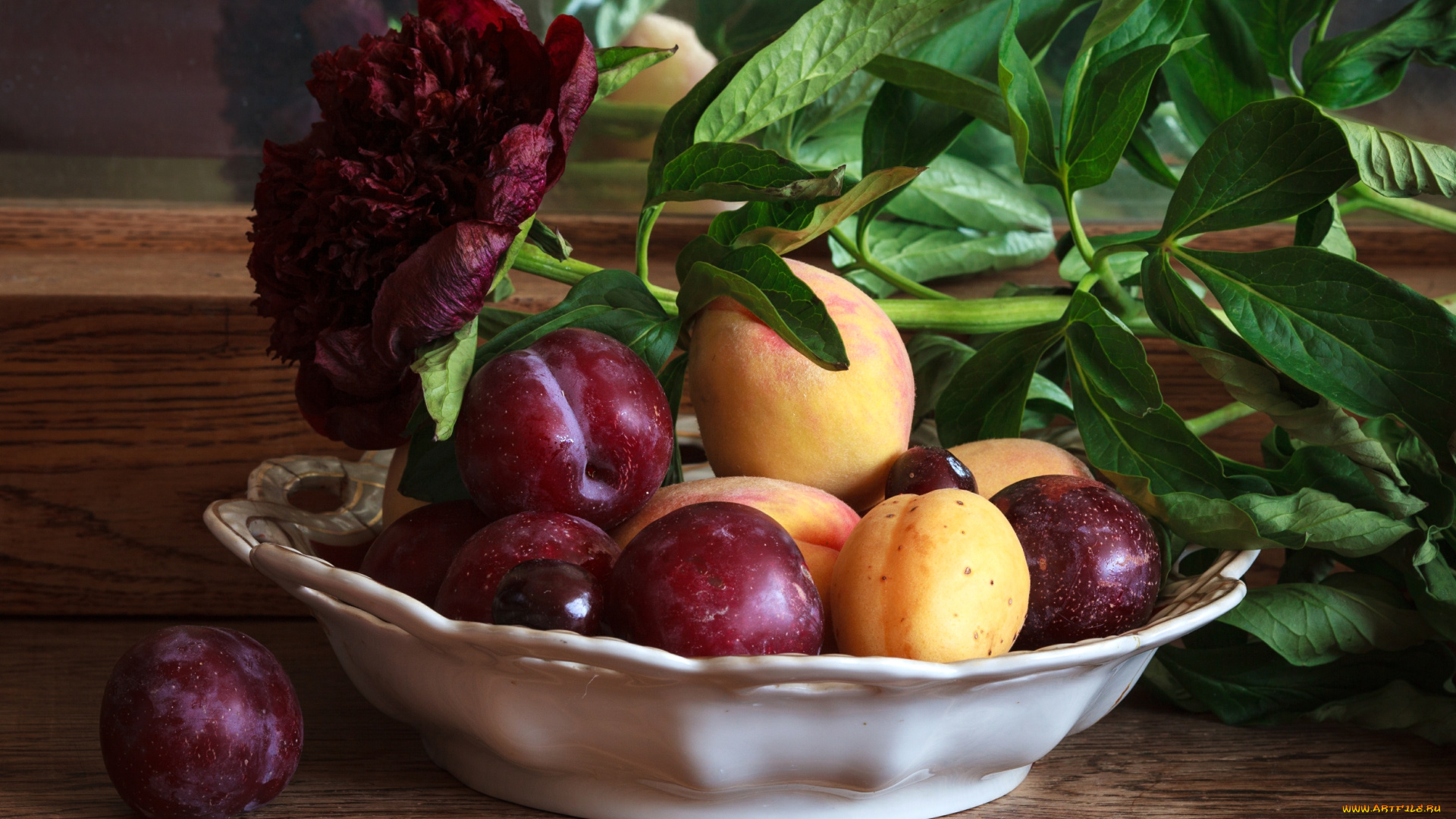 еда, персики, сливы, абрикосы, тарелка, пион