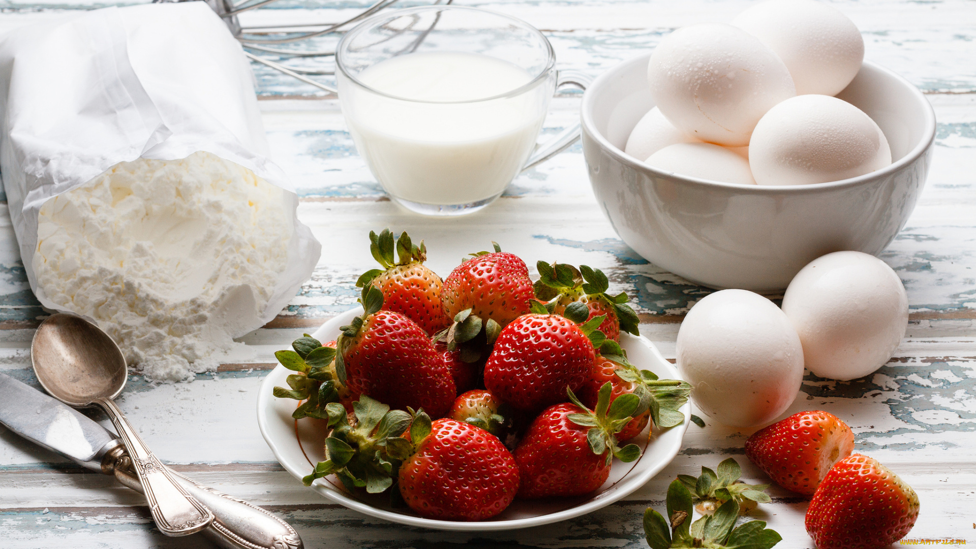еда, разное, яйца, молоко, мука, клубника
