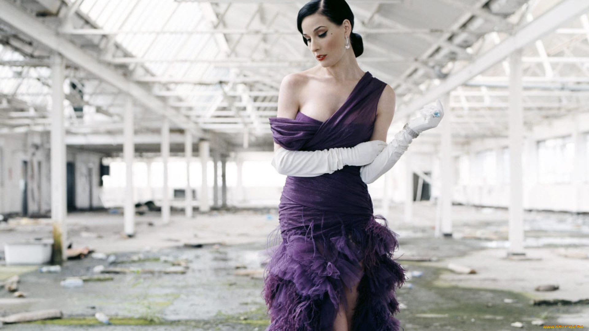 девушки, dita, von, teese, брюнетка, платье, перчатки, развалины