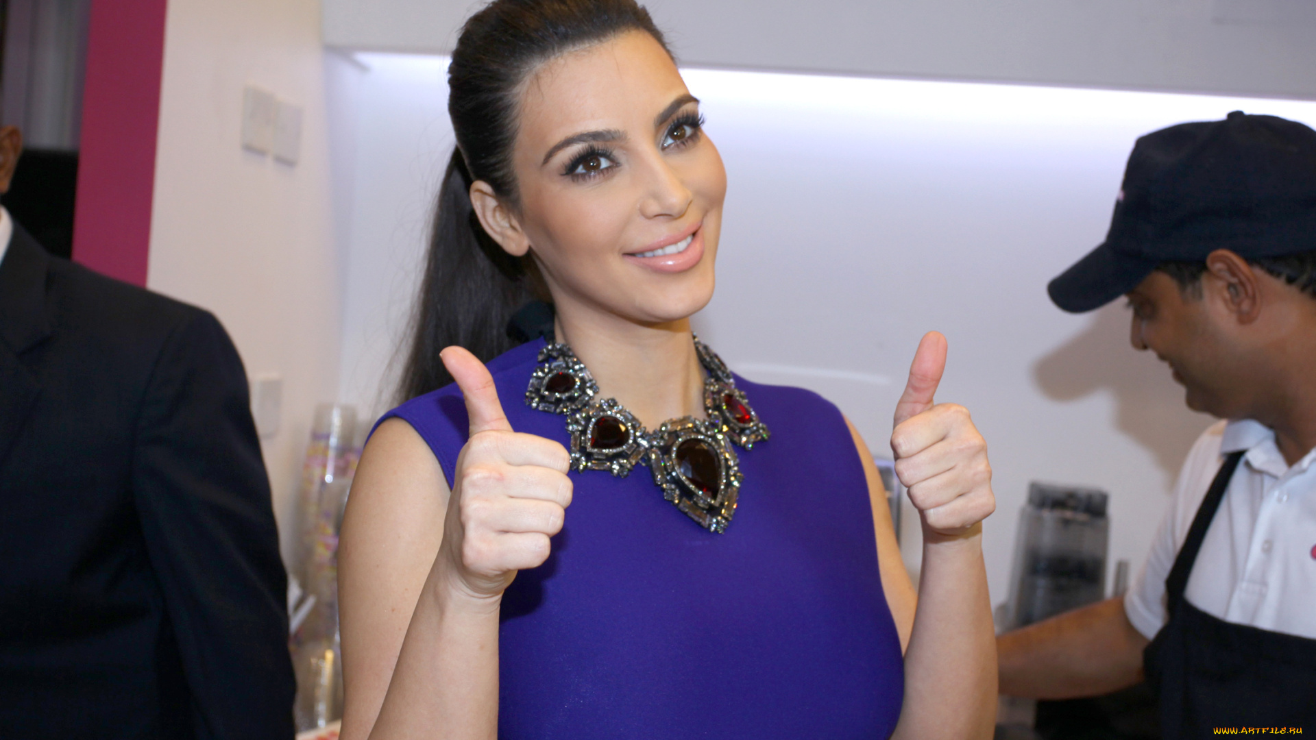 девушки, kim, kardashian, брюнетка, ожерелье, жест, люди