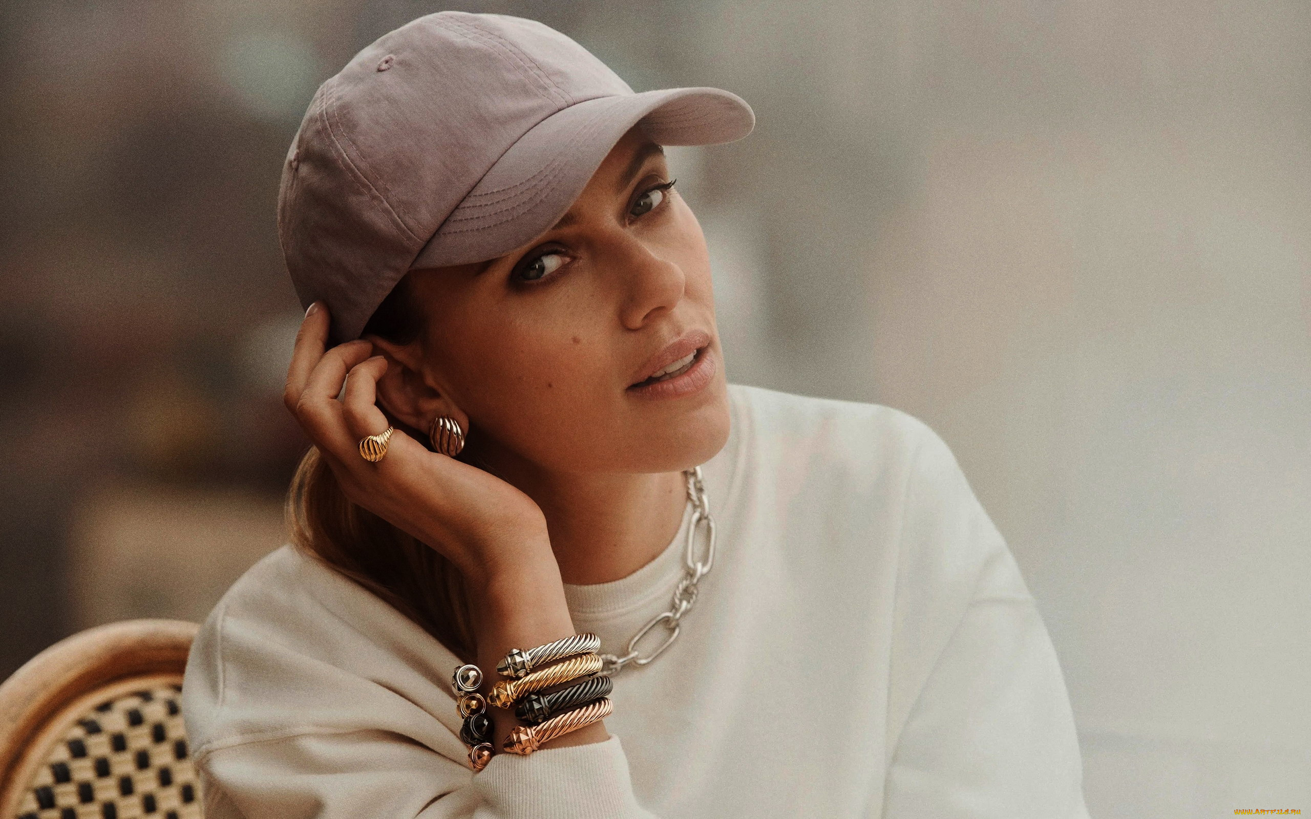 девушки, scarlett, johansson, кепка, кольцо