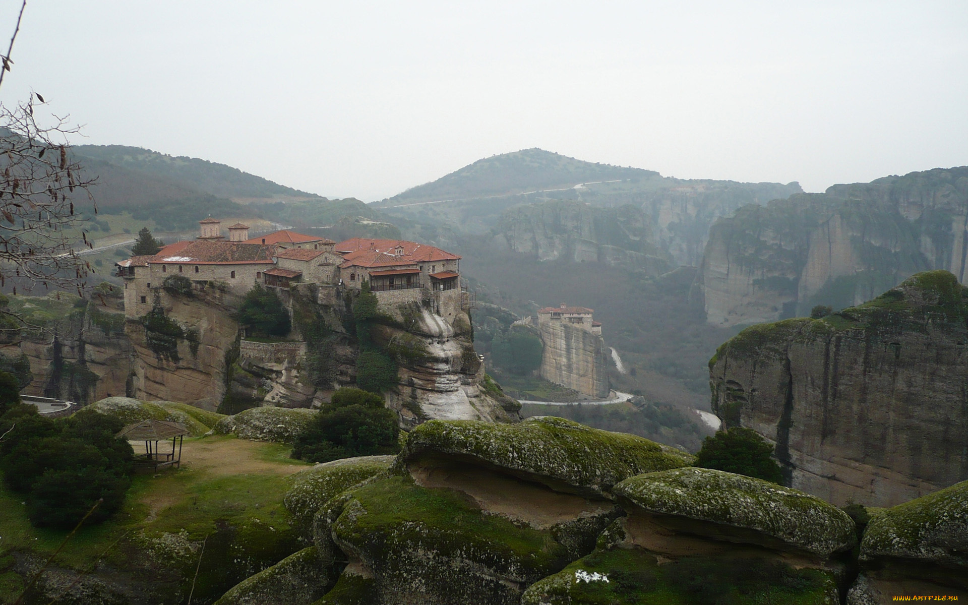 природа, горы, дома, обрывы, скалы, мох, здания