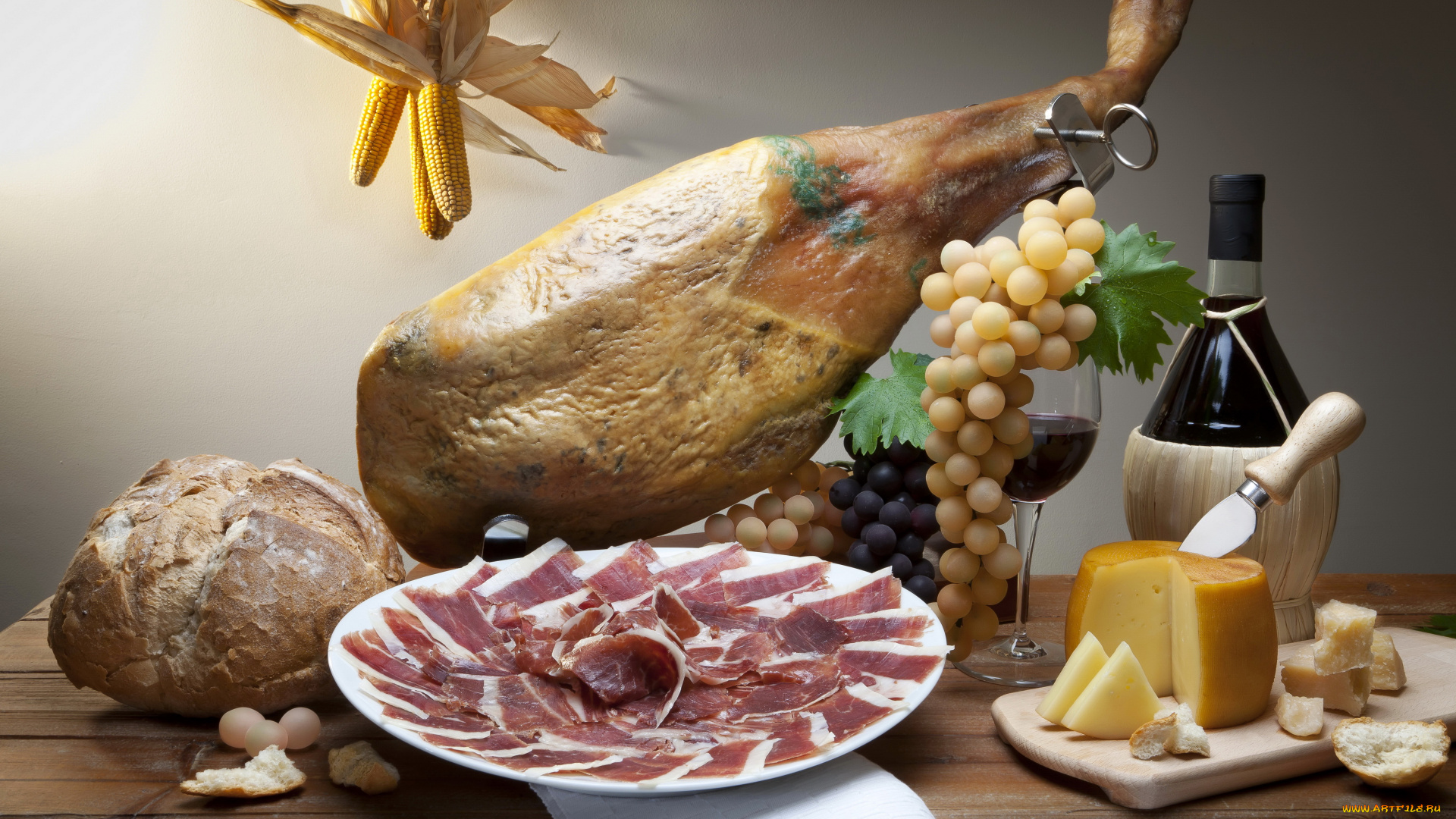 еда, натюрморт, ветчина, балык, сыр, виноград, хлеб, вино, бутылка