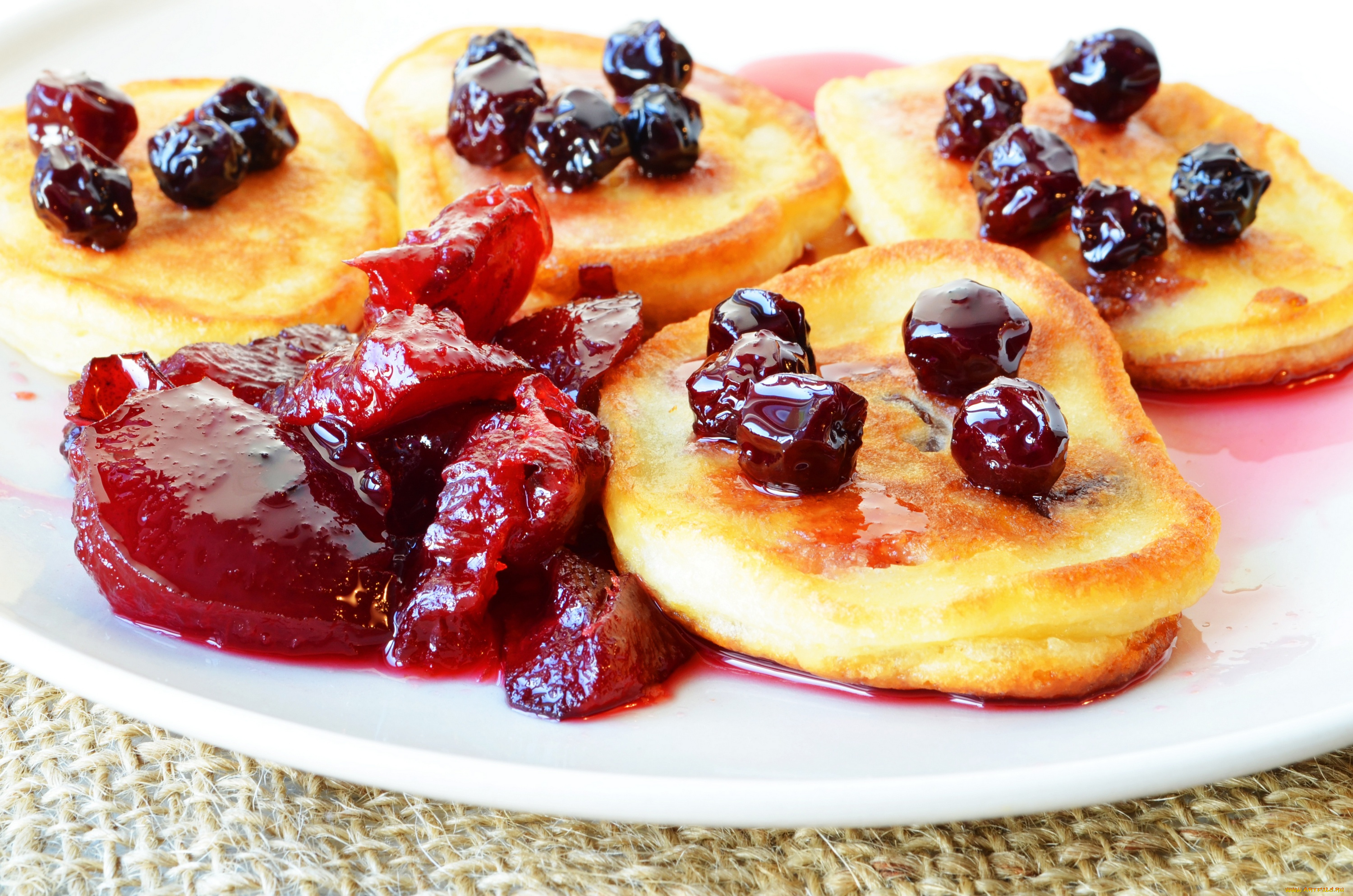 еда, блины, , оладьи, завтрак, ягоды, варенье, оладьи