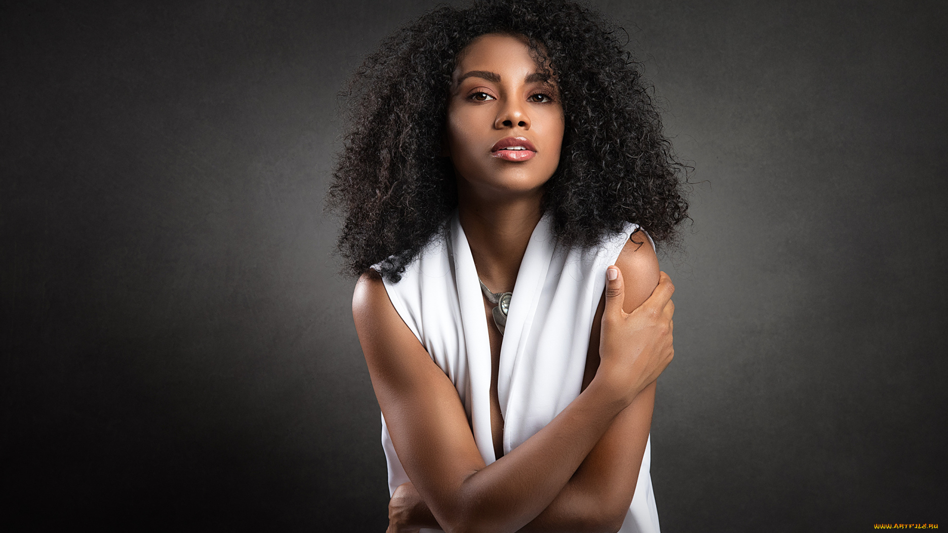 curly, daniela, девушки, curly, daniela, девушка, модель, брюнетка, мулатка, чернокожая, темнокожая, красотка, кудри, поза, взгляд, макияж, флирт