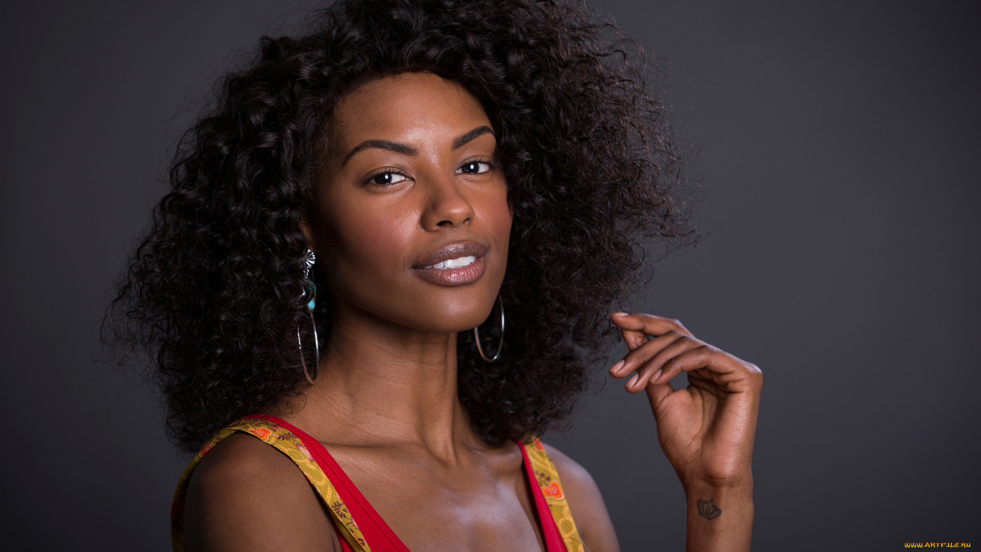 sharam, diniz, девушки, sharam, diniz, девушка, мулатка, чернокожая, кудри, причёска, лицо, портрет, взгляд, макияж, темнокожая