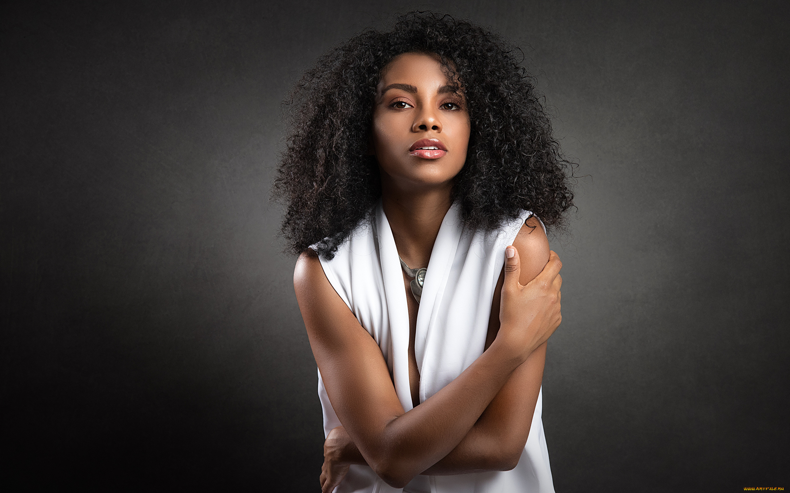 curly, daniela, девушки, curly, daniela, девушка, модель, брюнетка, мулатка, чернокожая, темнокожая, красотка, кудри, поза, взгляд, макияж, флирт