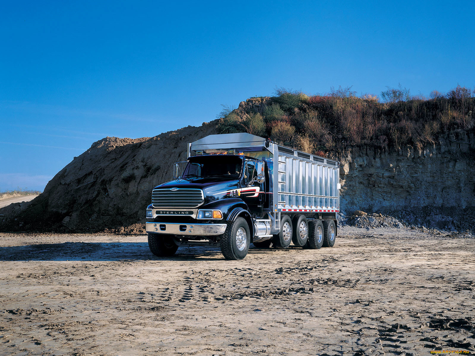 автомобили, sterling