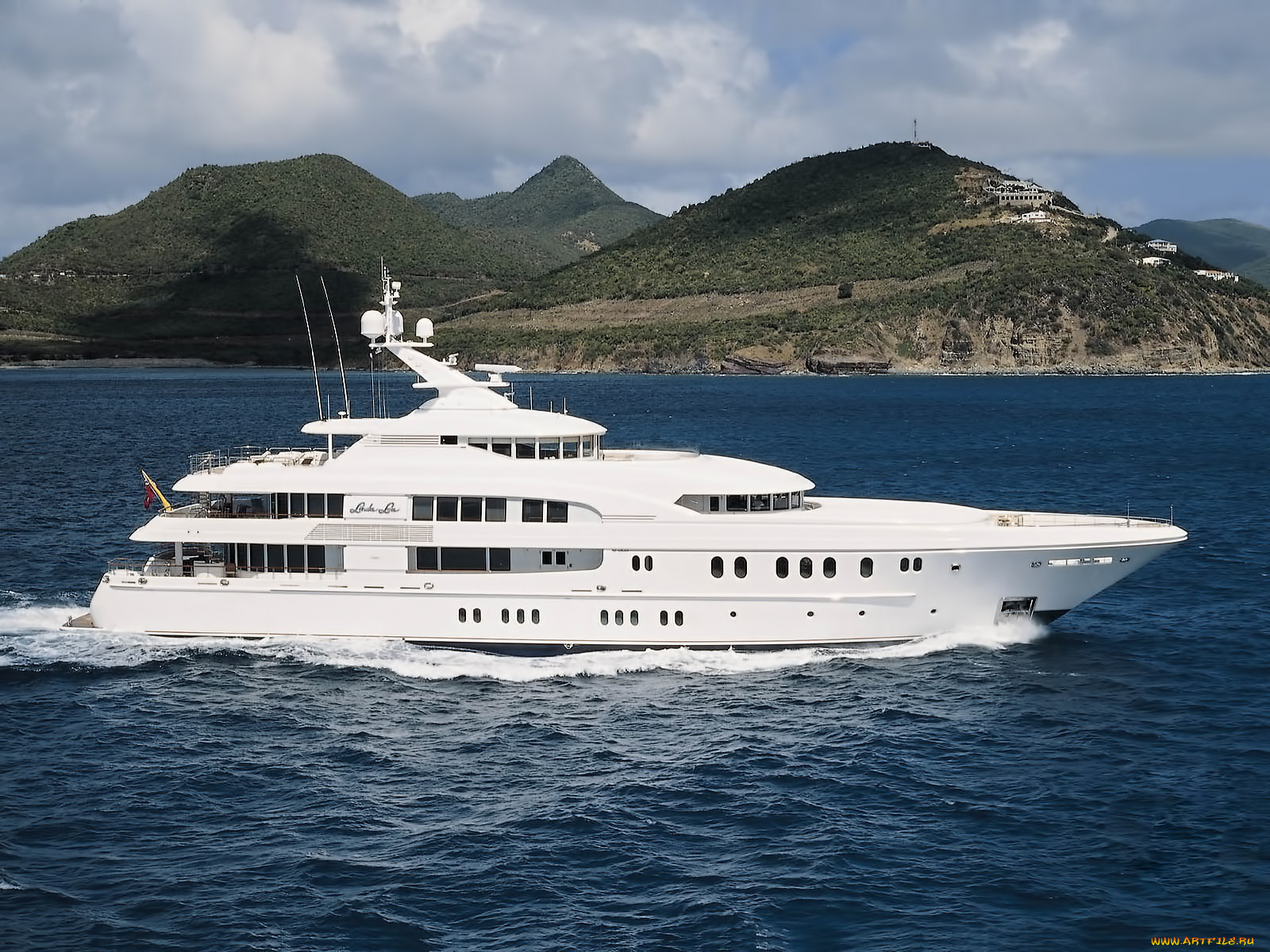 корабли, Яхты