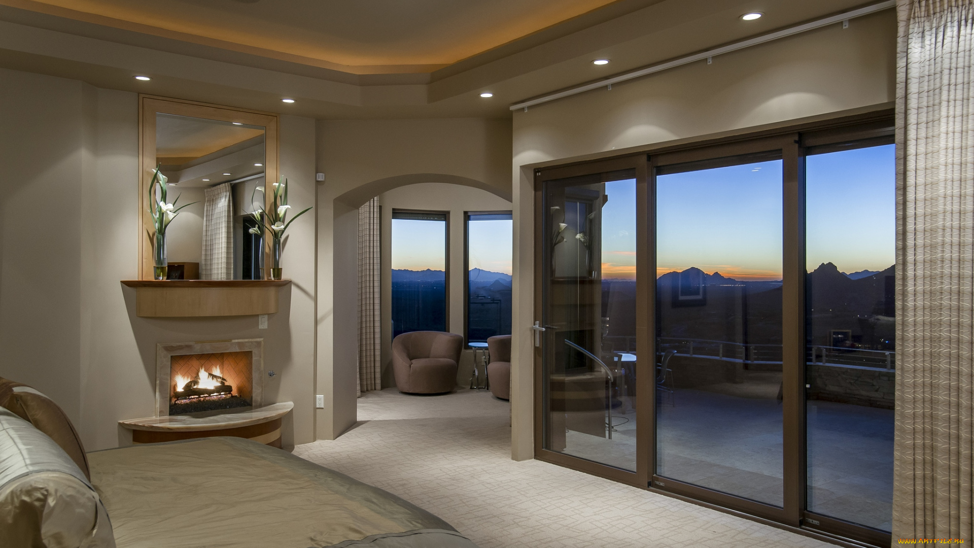 интерьер, спальня, кровать, камин, балкон