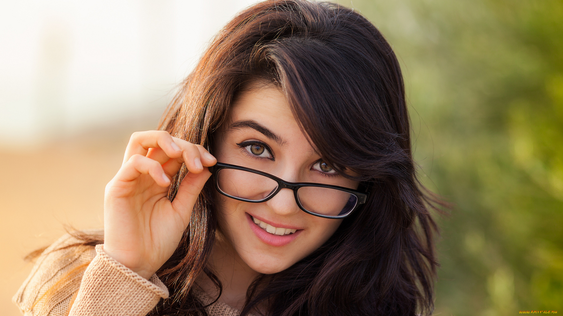 девушки, -unsort, , брюнетки, , шатенки, взгляд, жест, очки, лицо