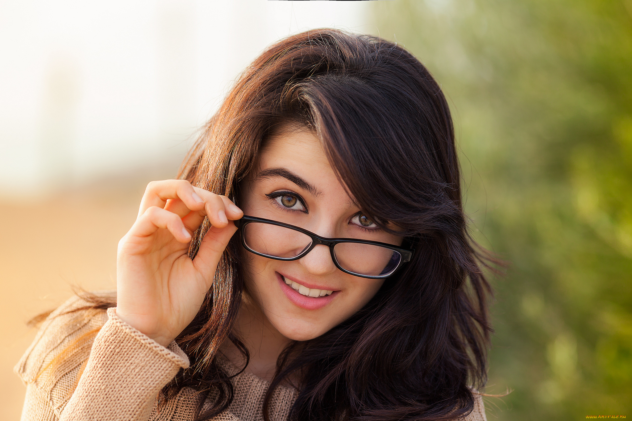 девушки, -unsort, , брюнетки, , шатенки, взгляд, жест, очки, лицо