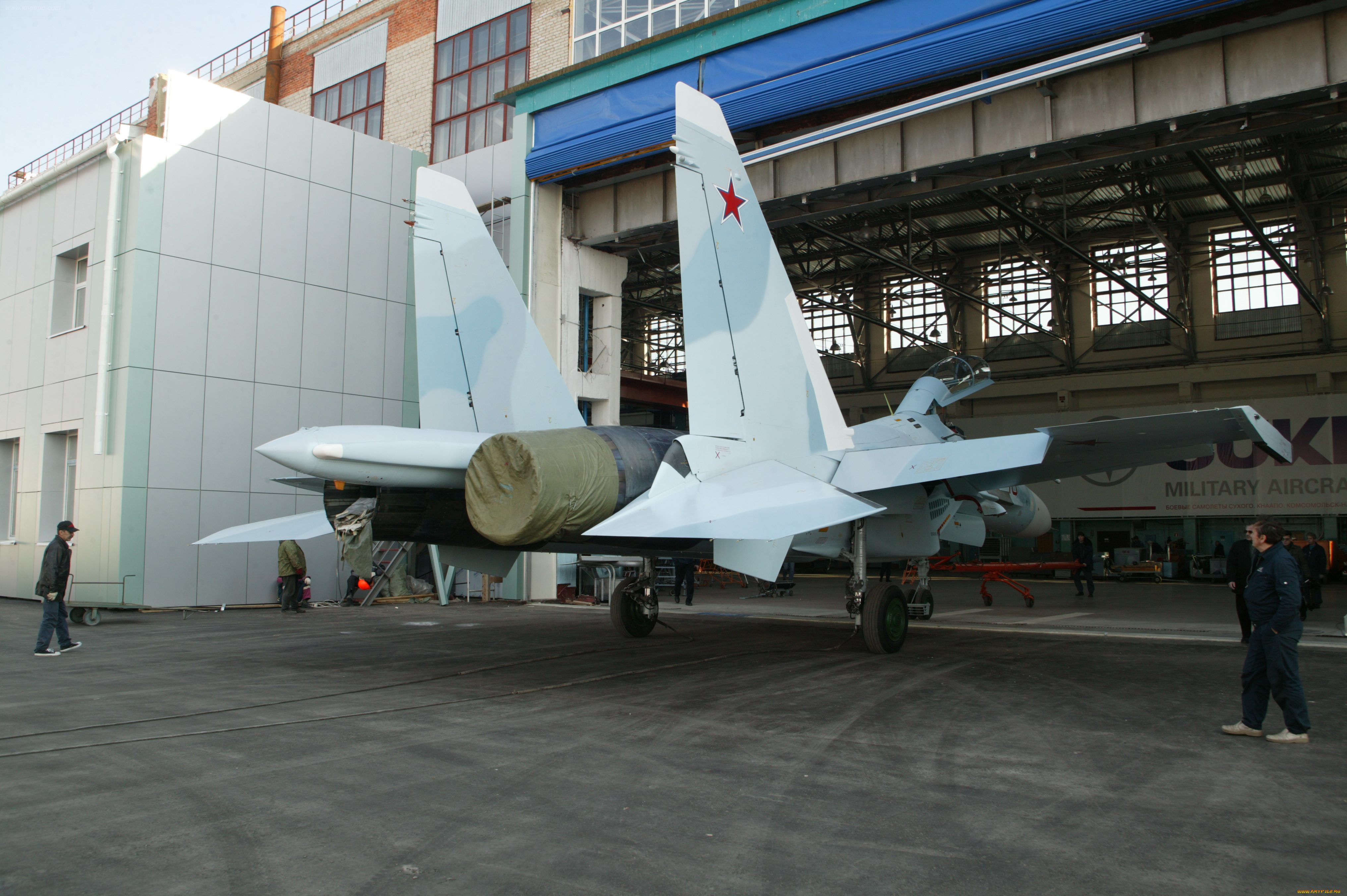 авиация, боевые, самолёты, завод, люди, ангар, самолет, сухой