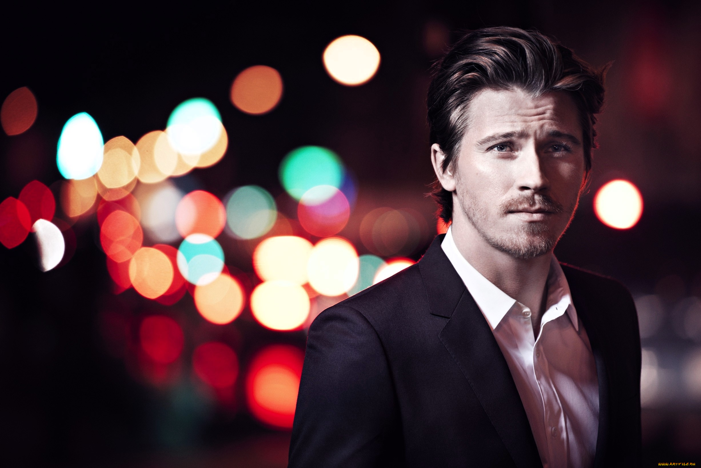 garrett, hedlund, мужчины, актер, певец, борода, усы, пиджак, блики