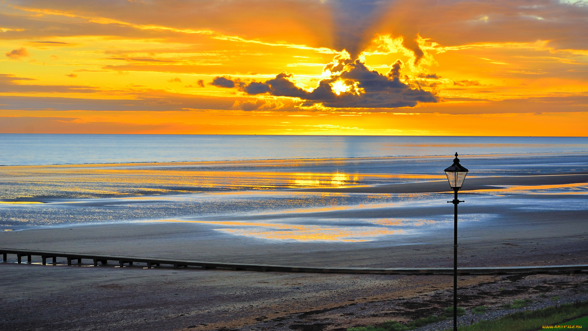 природа, побережье, море, фонарь, рассвет, штиль, пляж