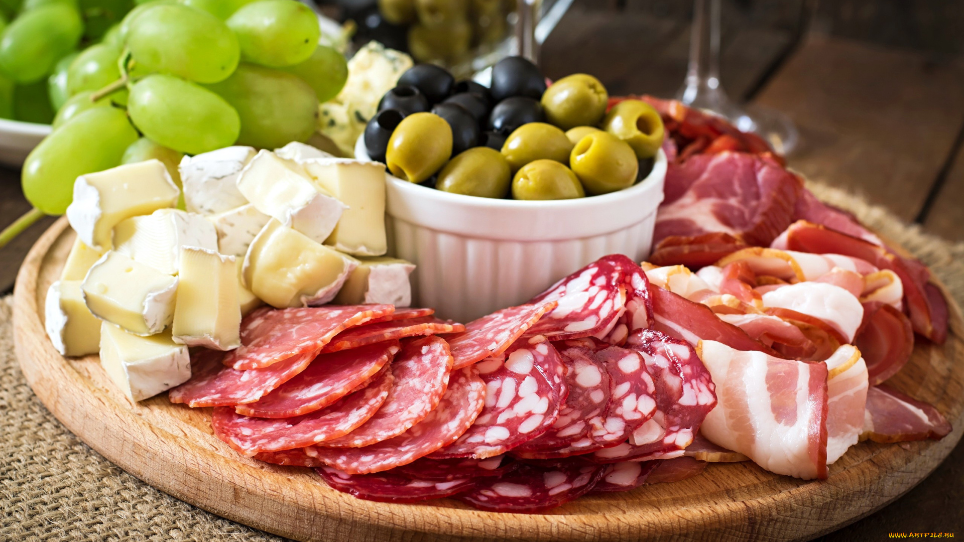 еда, разное, виноград, сыр, ветчина, колбаса, маслины, оливки