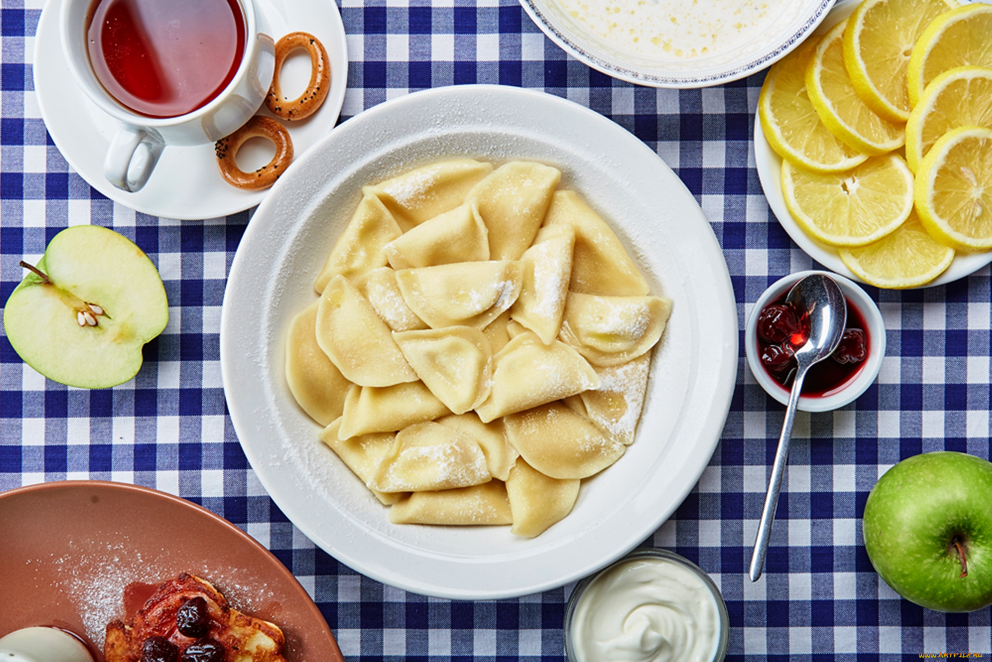 еда, вторые, блюда, лимон, яблоки, сушки, чай, вареники