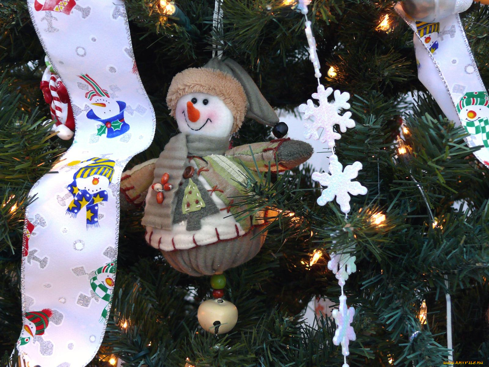 праздничные, снеговики