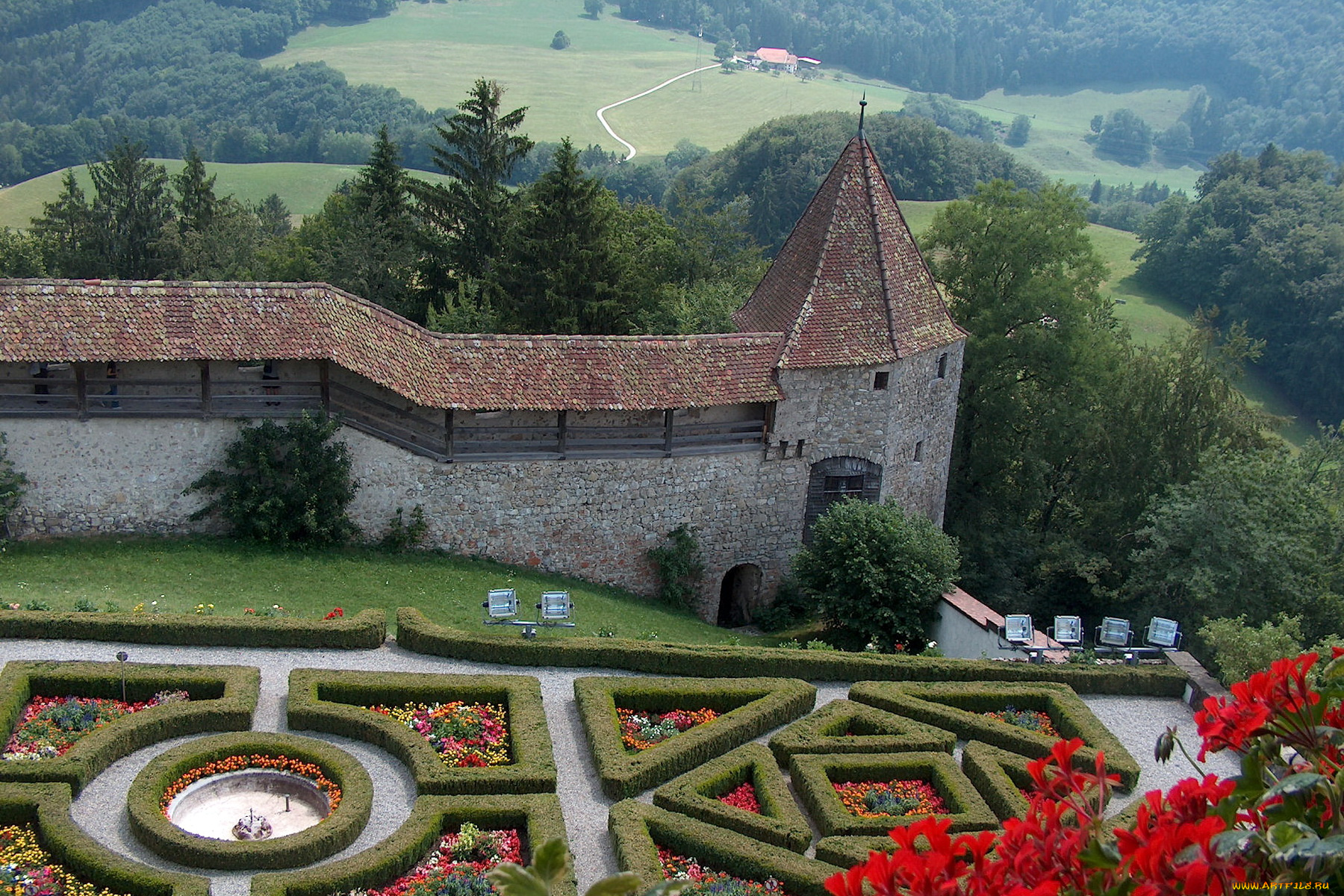 швейцария, замок, грюйер, города, дворцы, замки, крепости, стена, цветы, башня, клумбы