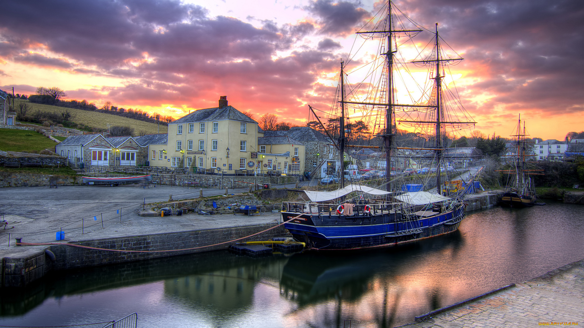 корабли, парусники, город, гавань, стоянка, парусник, тучи, зарево