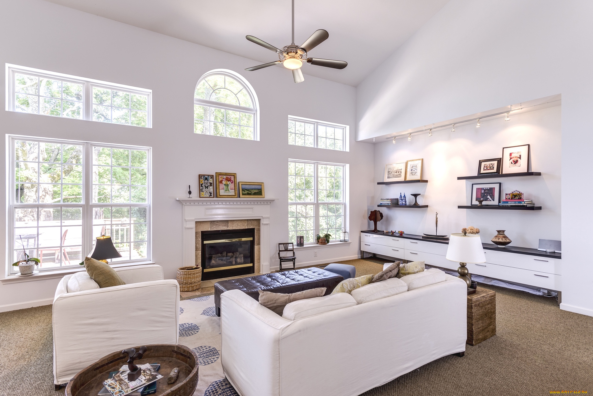 интерьер, гостиная, камин, диваны