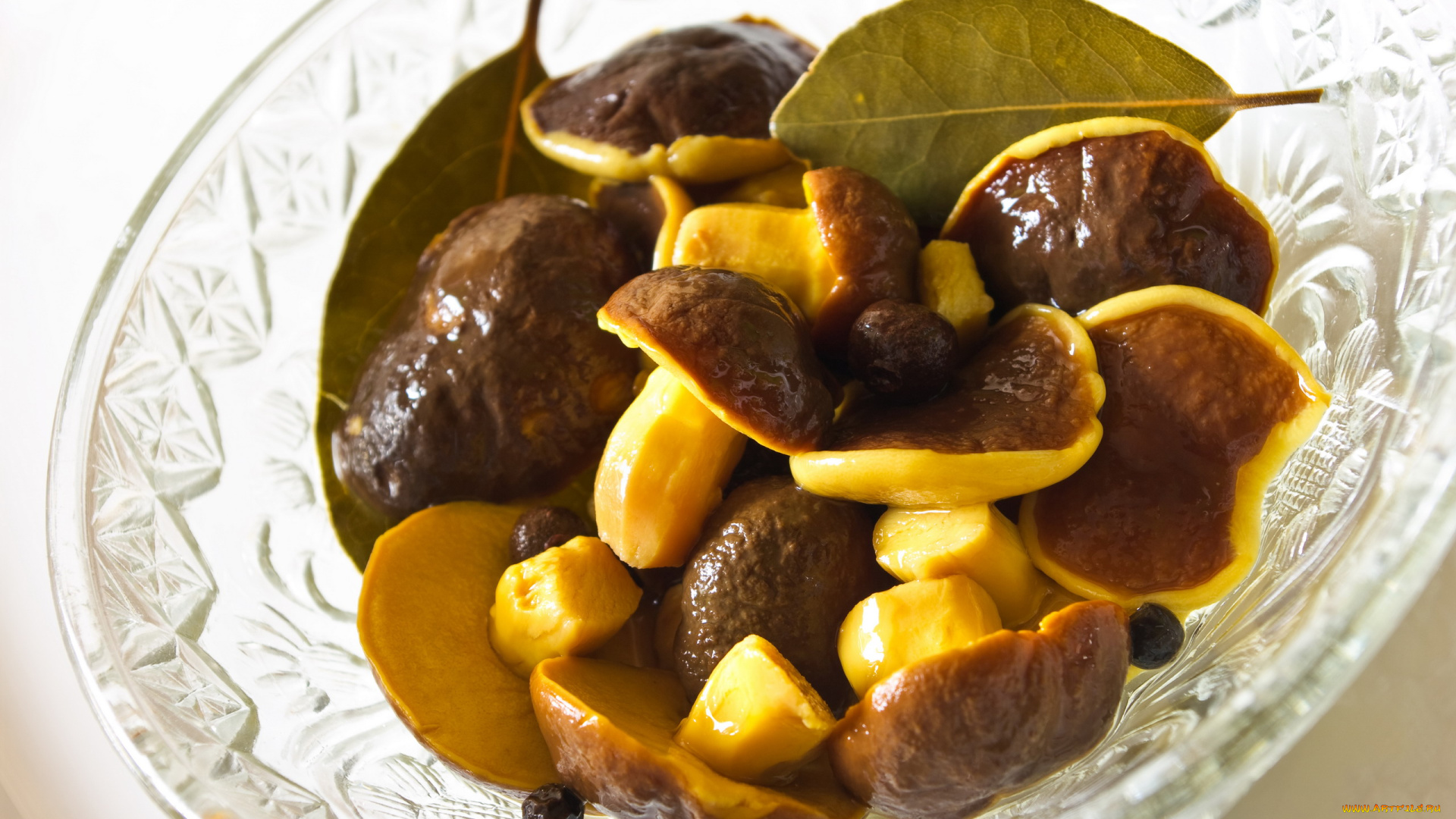 еда, грибы, , грибные, блюда, боровики, маринованные, лавровый, лист