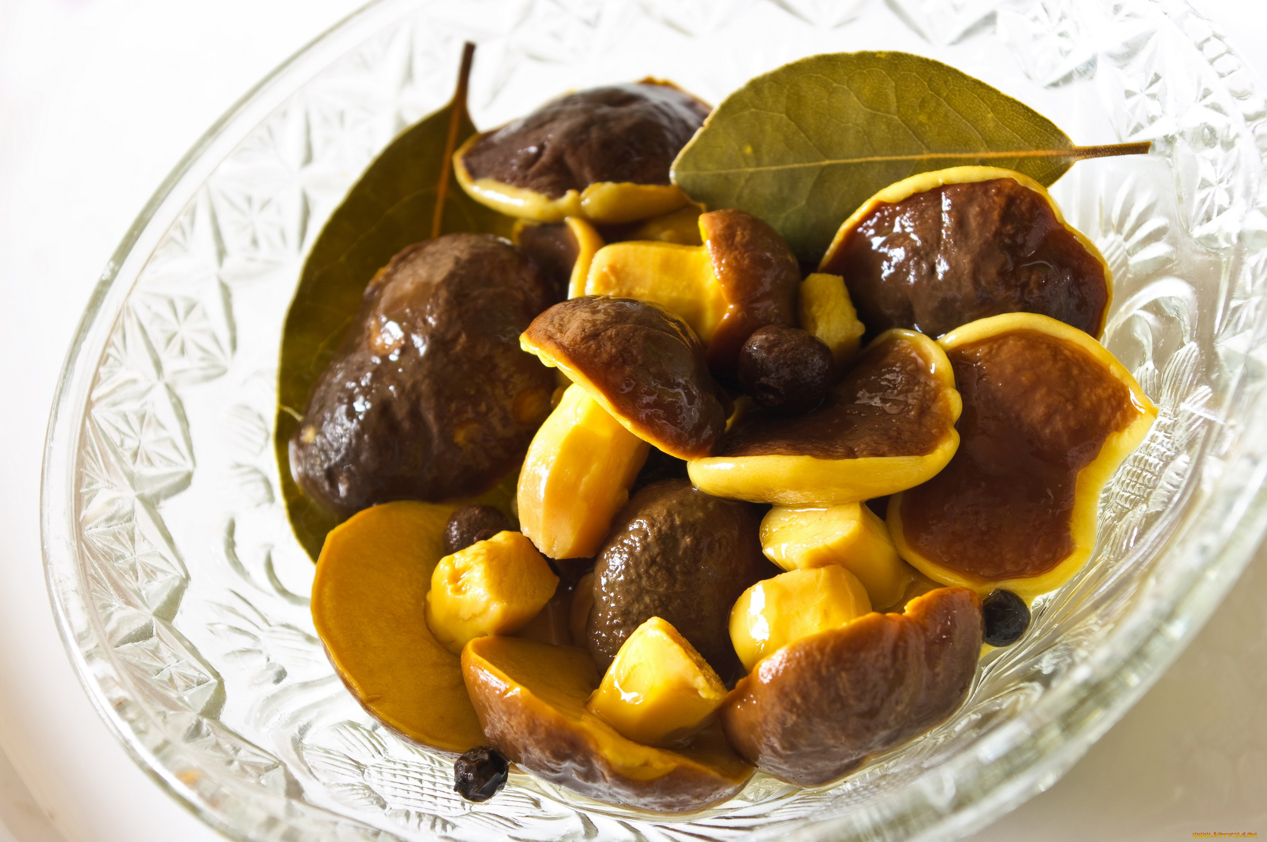 еда, грибы, , грибные, блюда, боровики, маринованные, лавровый, лист