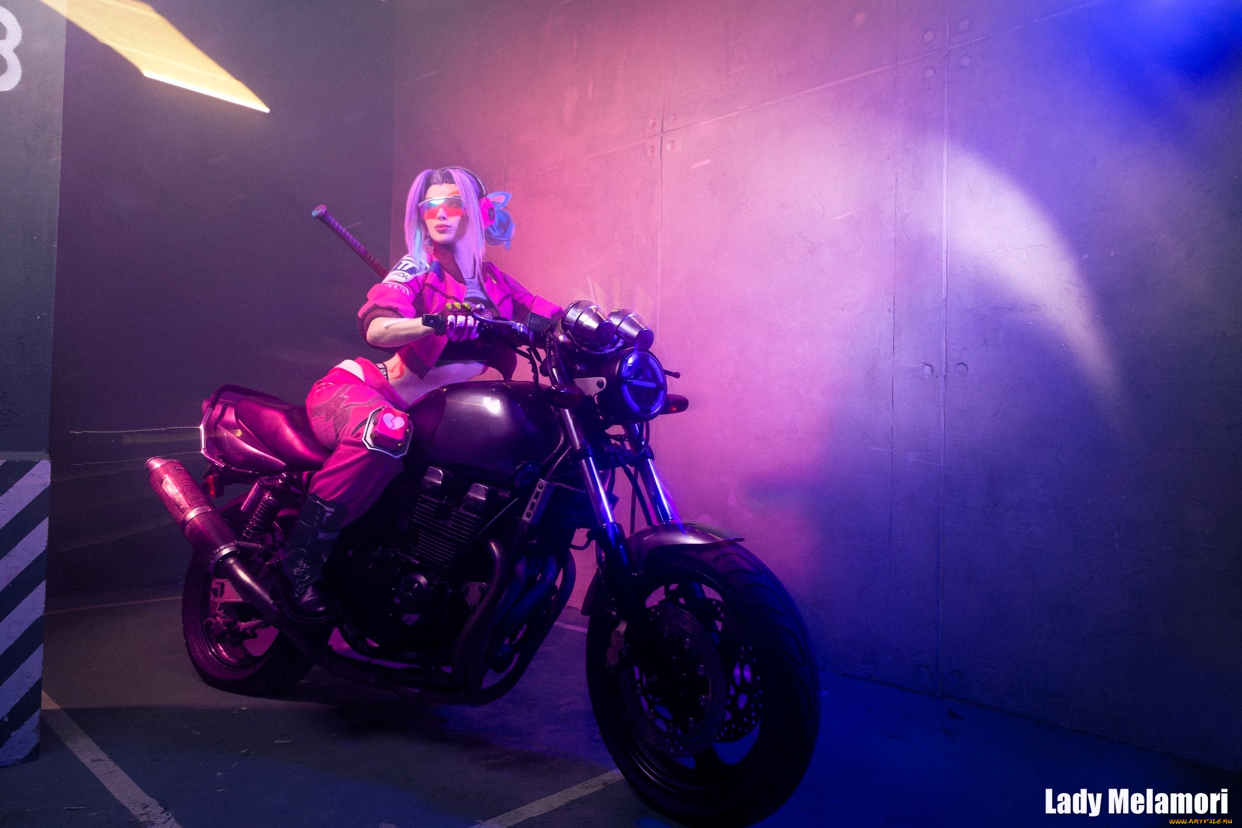 девушки, мария, давыдова, , lady, melamori, образ, косплей, наряд, костюм, неон, мотоцикл, меч