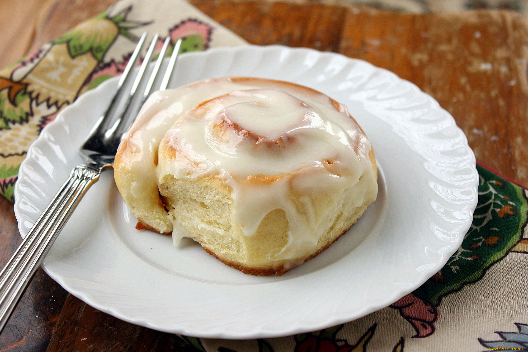 еда, хлеб, , выпечка, тарелка, булочка, вилка, глазурь