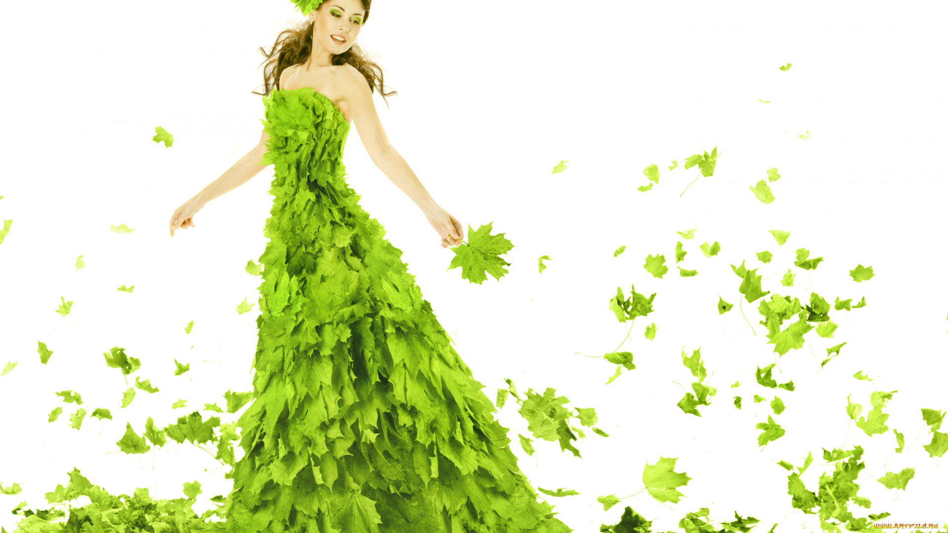 девушки, -unsort, , креатив, улыбка, девушка, фон, зеленые, листья, платье, лето, макияж