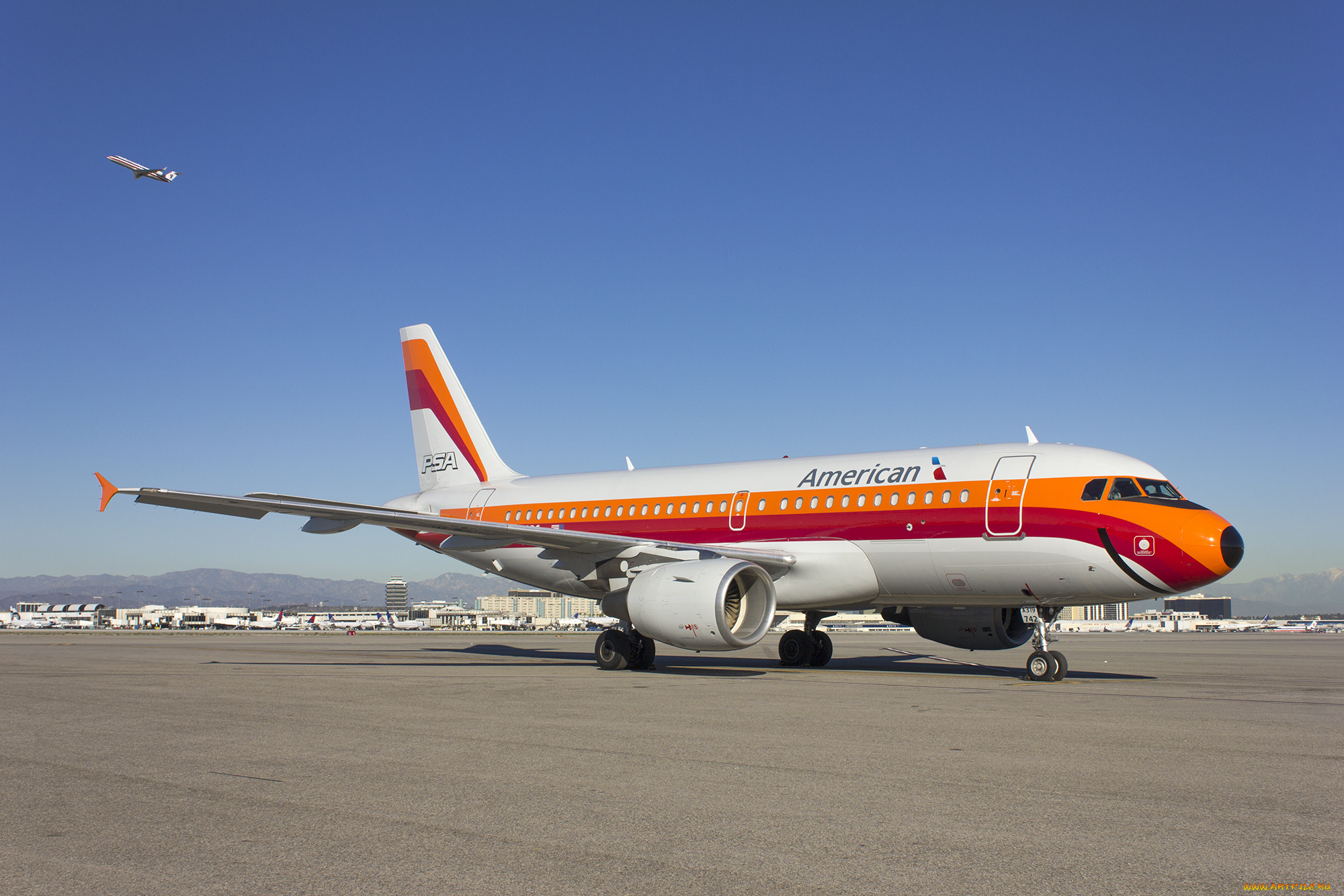 airbus, a319-112, авиация, пассажирские, самолёты, аэропорт, полоса, авиалайнер