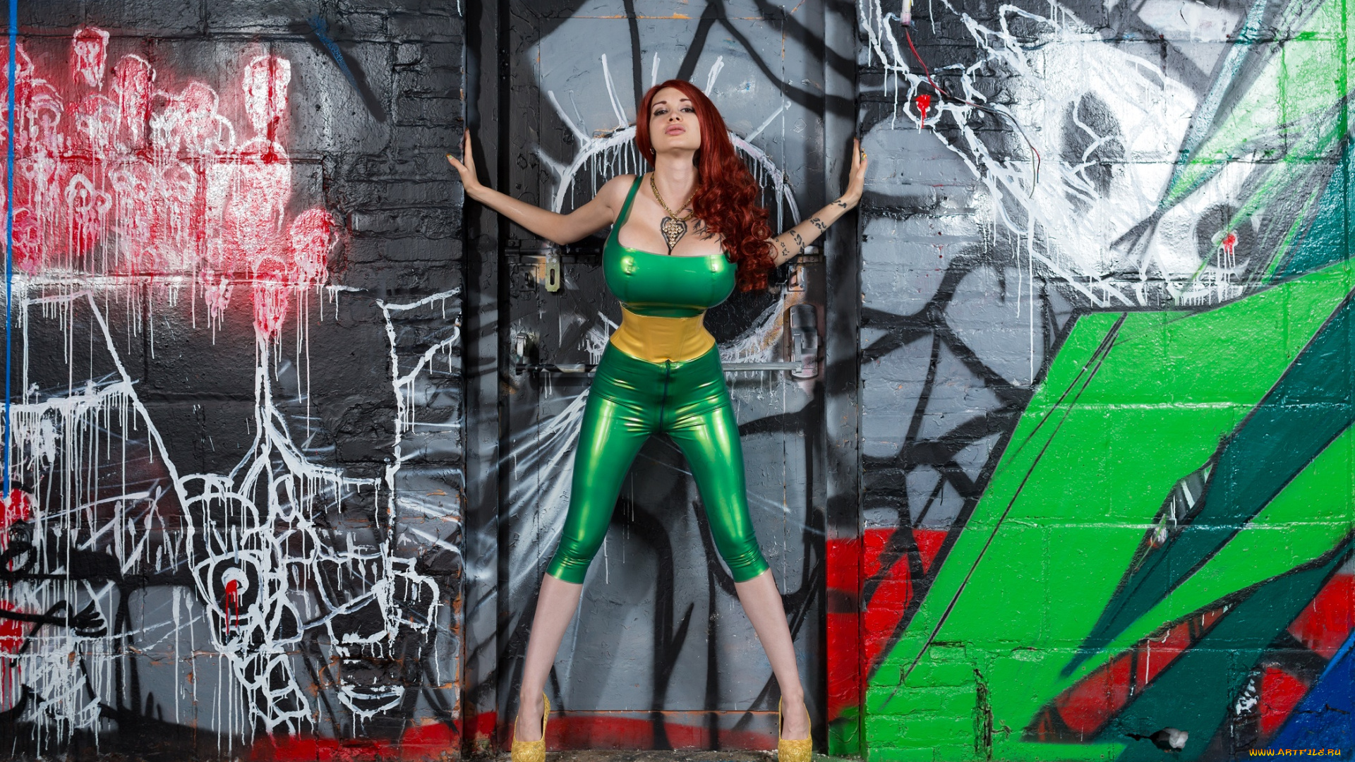 девушки, ariane, saint-amour, ariane, saint-amour, брюнетка, граффити, силикон, грудь, латекс, тату